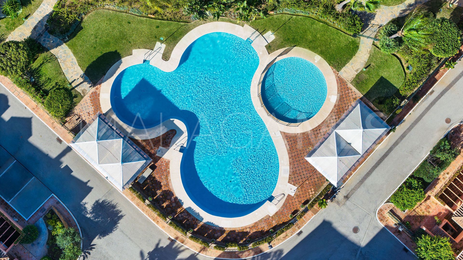 Buy 3 bedrooms duplex penthouse in Andalucia Alta