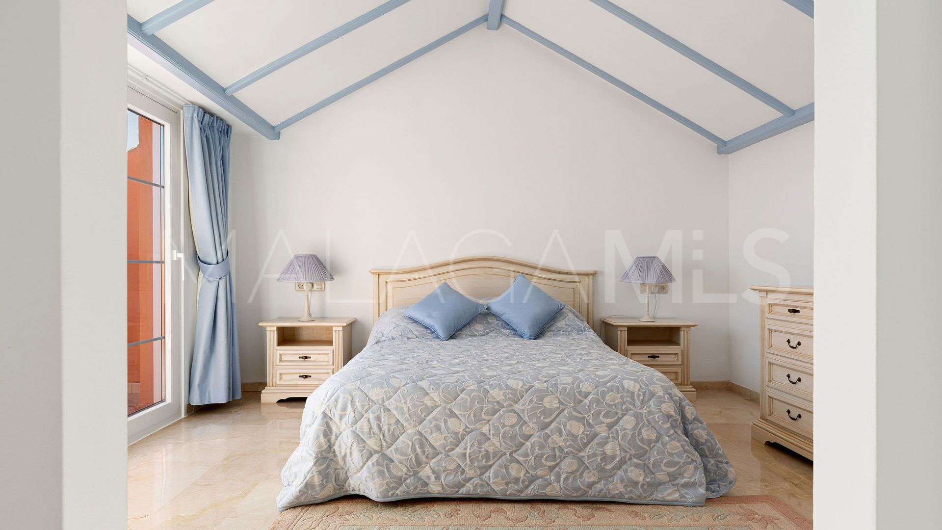 Buy 3 bedrooms duplex penthouse in Andalucia Alta