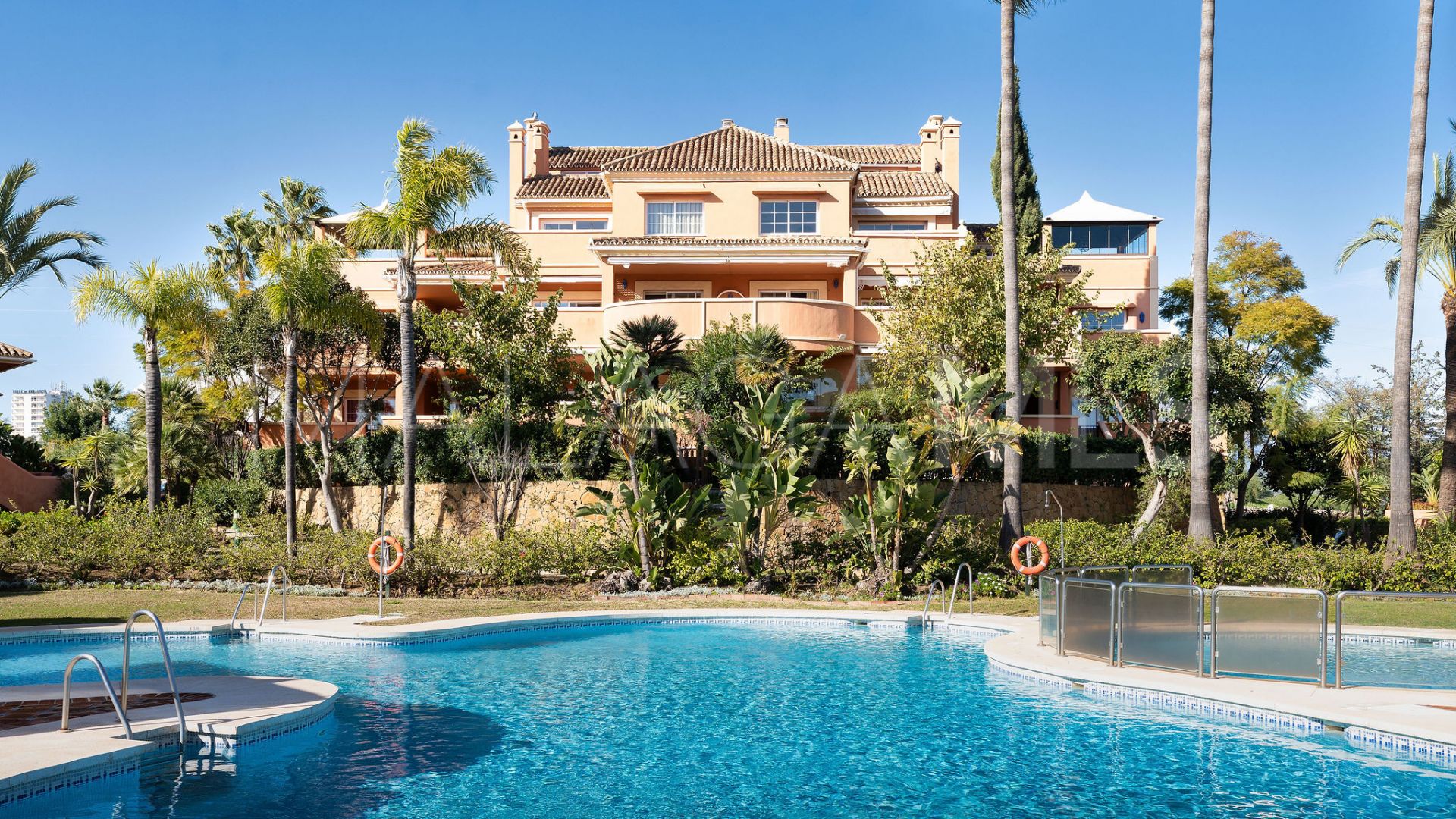 Buy 3 bedrooms duplex penthouse in Andalucia Alta