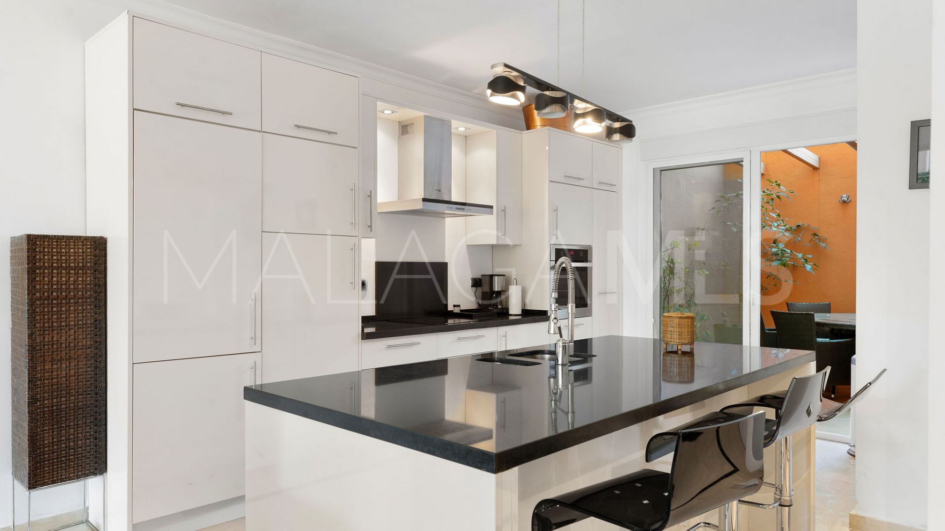 Buy duplex planta baja de 4 bedrooms in Andalucia Alta