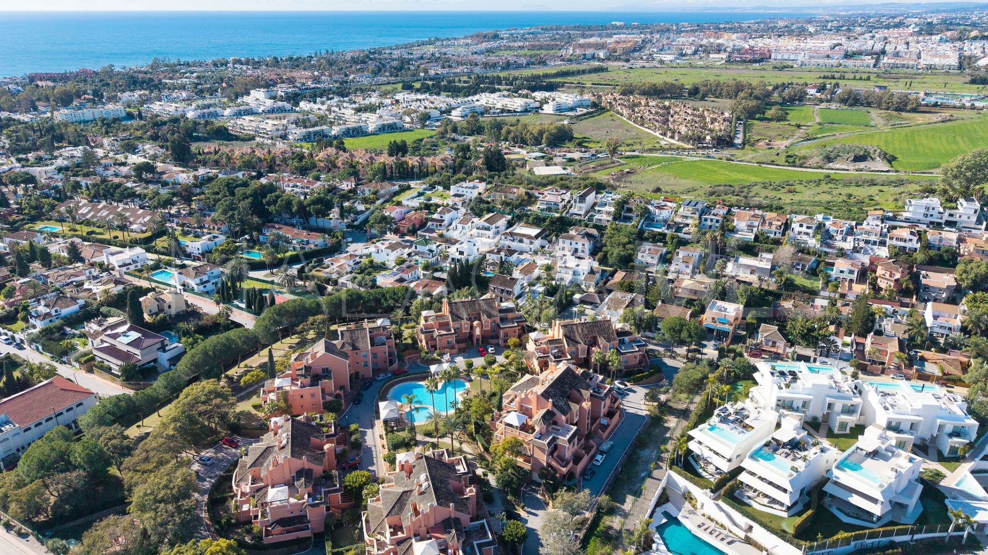 Buy duplex planta baja de 4 bedrooms in Andalucia Alta