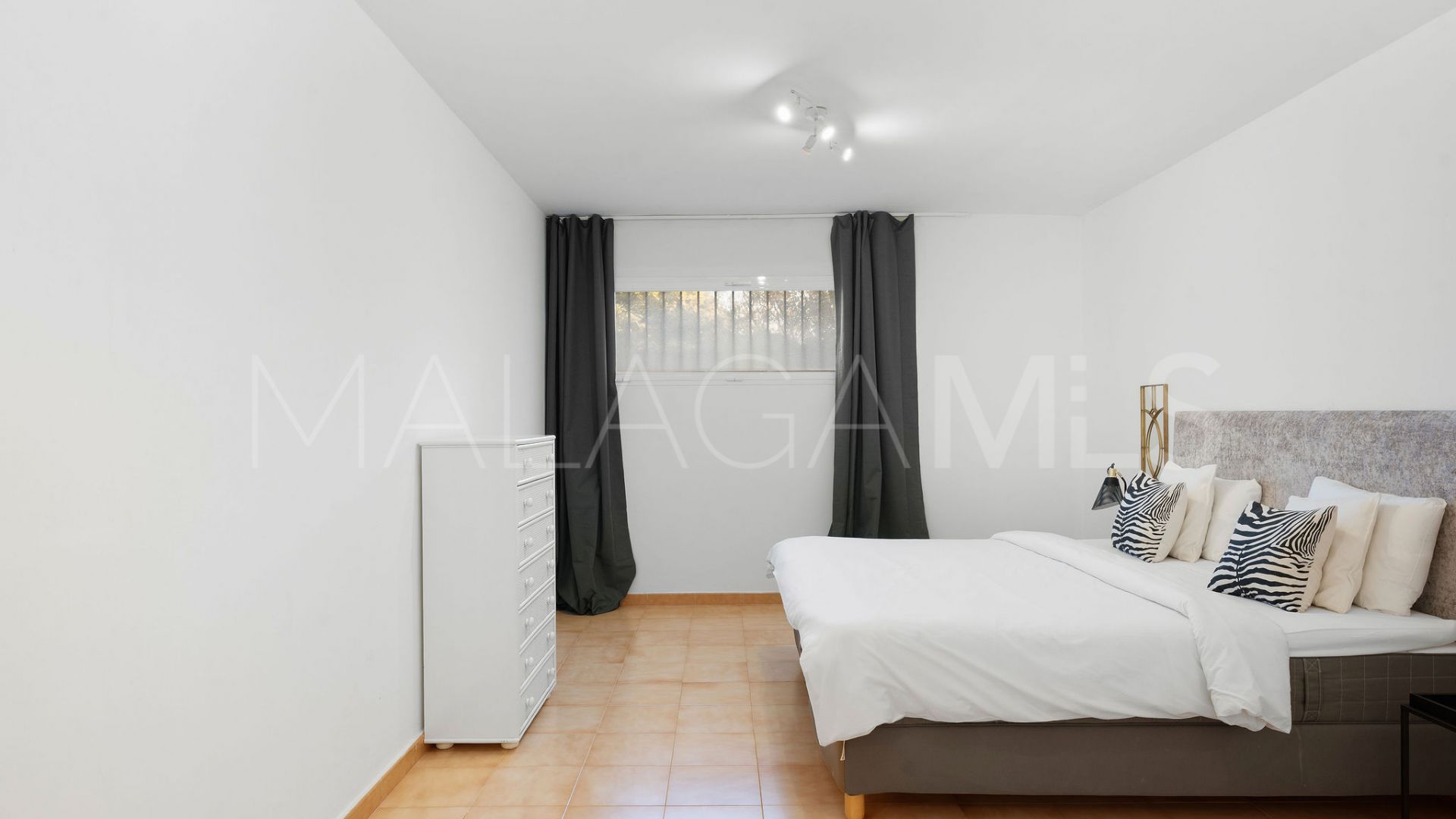 Buy duplex planta baja de 4 bedrooms in Andalucia Alta