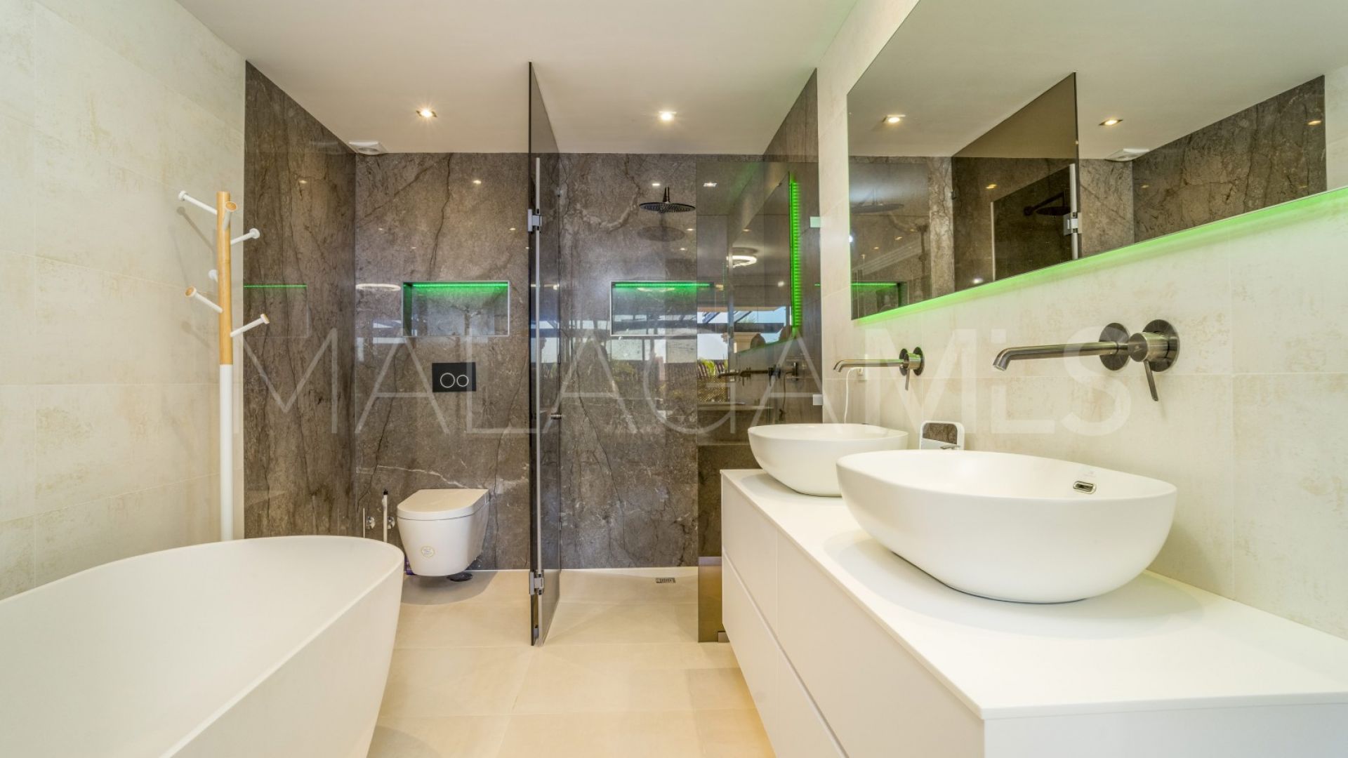 Ground floor apartment with 2 bedrooms for sale in Albatross Hill