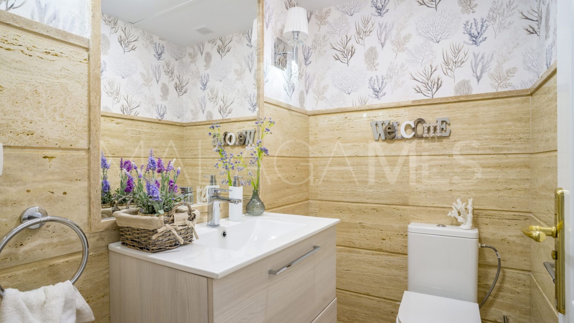 Ground floor apartment with 2 bedrooms for sale in Albatross Hill