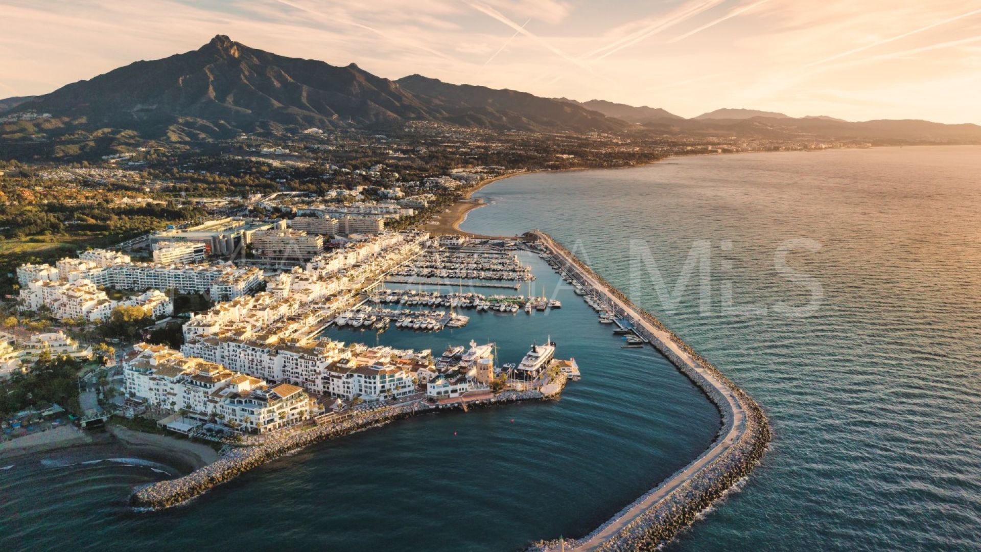 Lägenhet for sale in Benabola