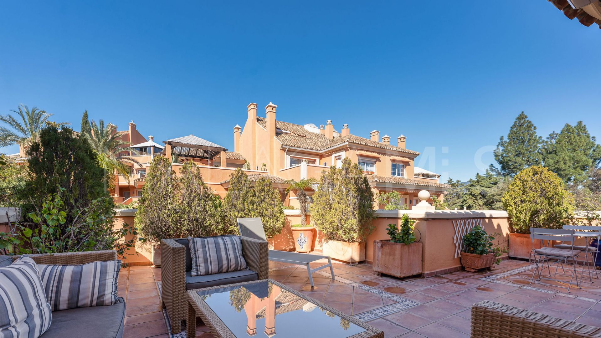 Appartement terrasse for sale in Andalucia Alta