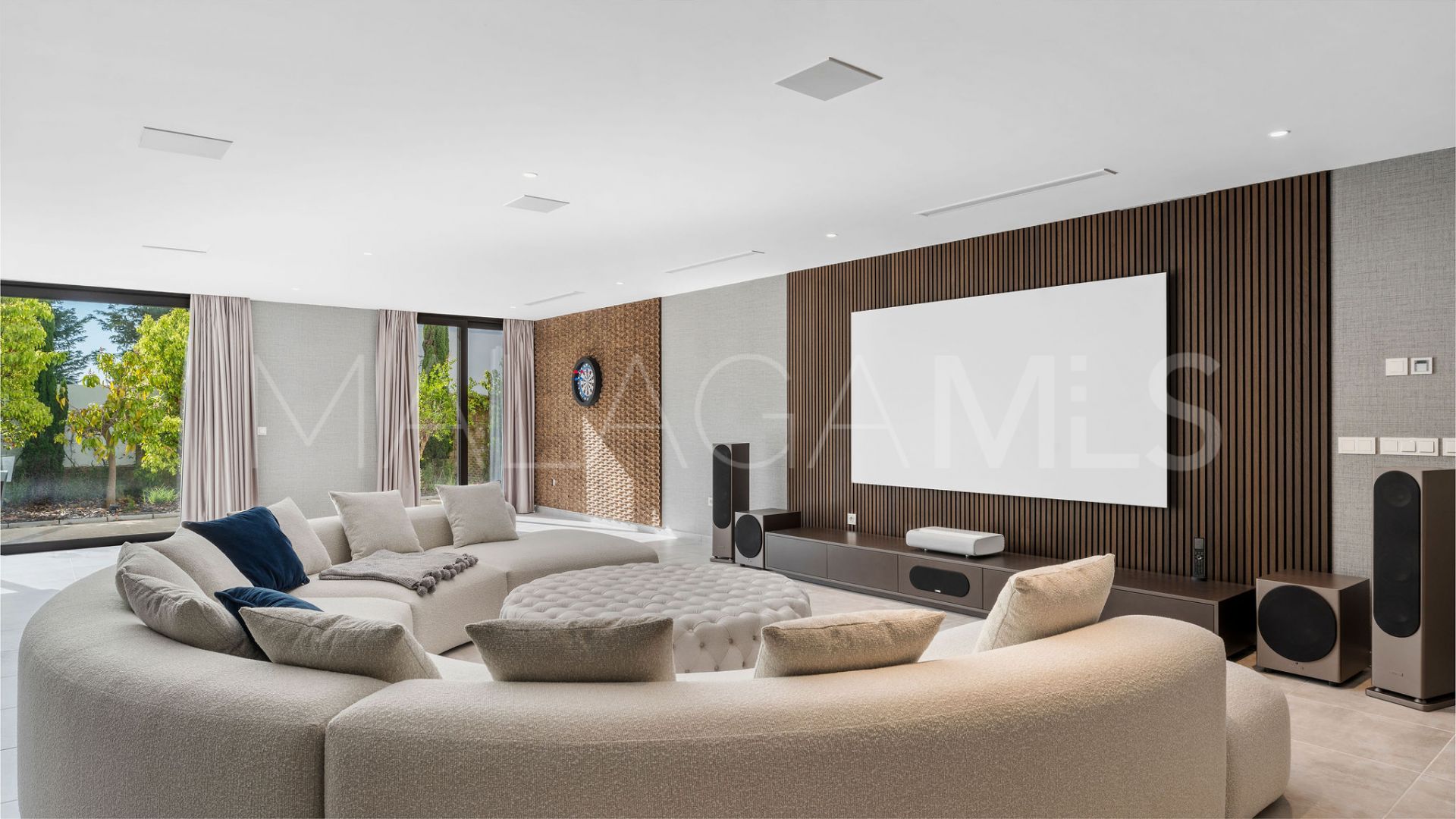 For sale 5 bedrooms villa in Los Flamingos