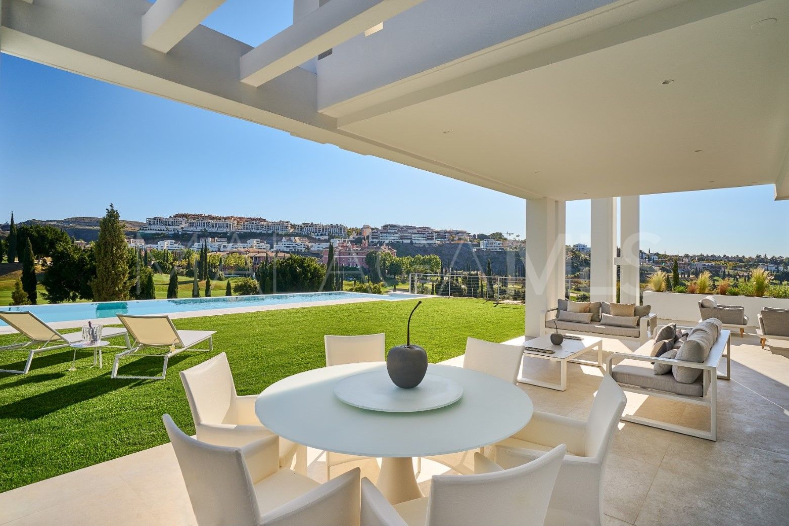 For sale 5 bedrooms villa in Los Flamingos