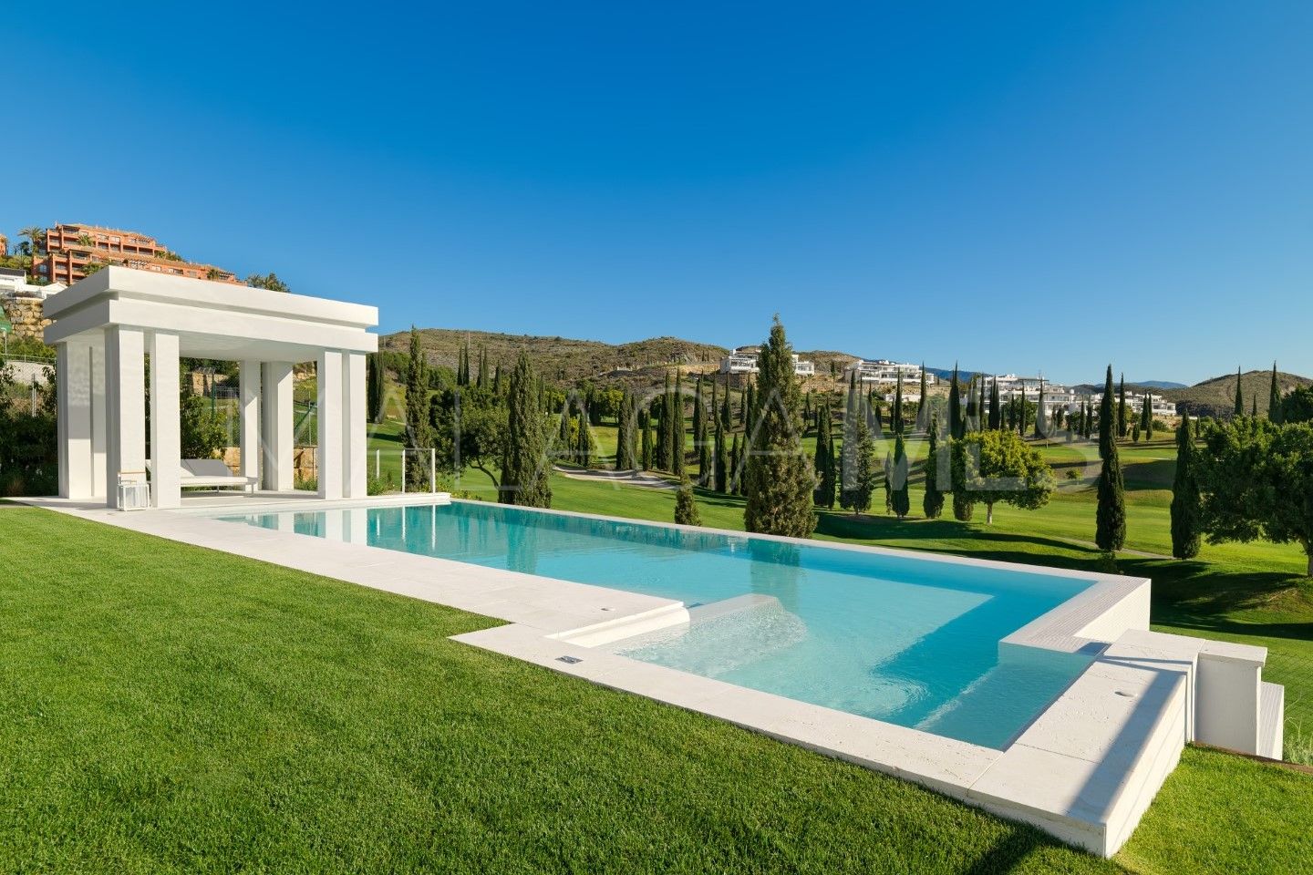 For sale 5 bedrooms villa in Los Flamingos