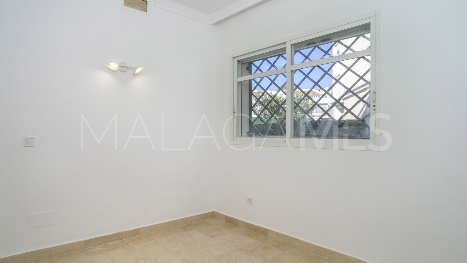 Aloha Gardens, apartamento planta baja with 2 bedrooms for sale