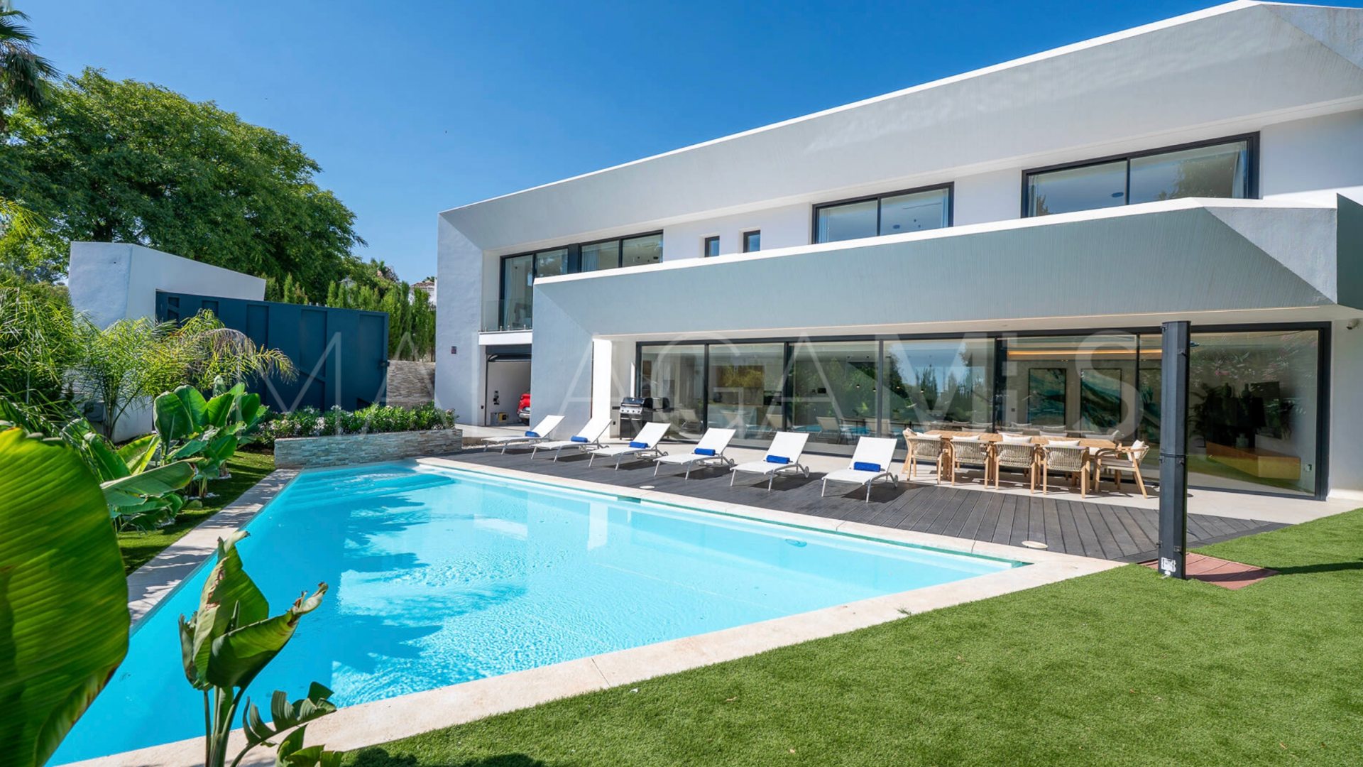 Villa for sale in La Reserva de Marbella