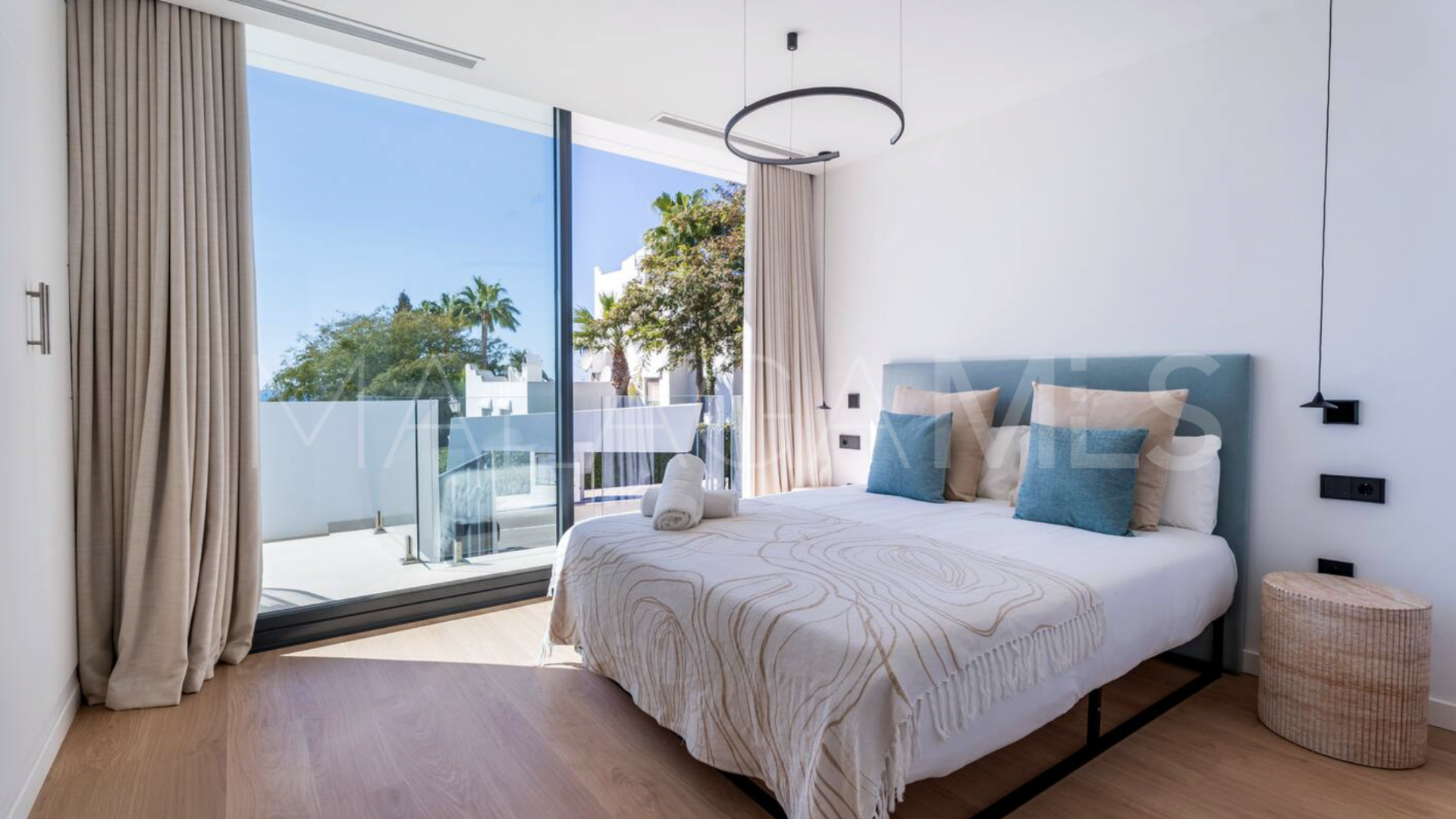 Villa for sale in La Reserva de Marbella