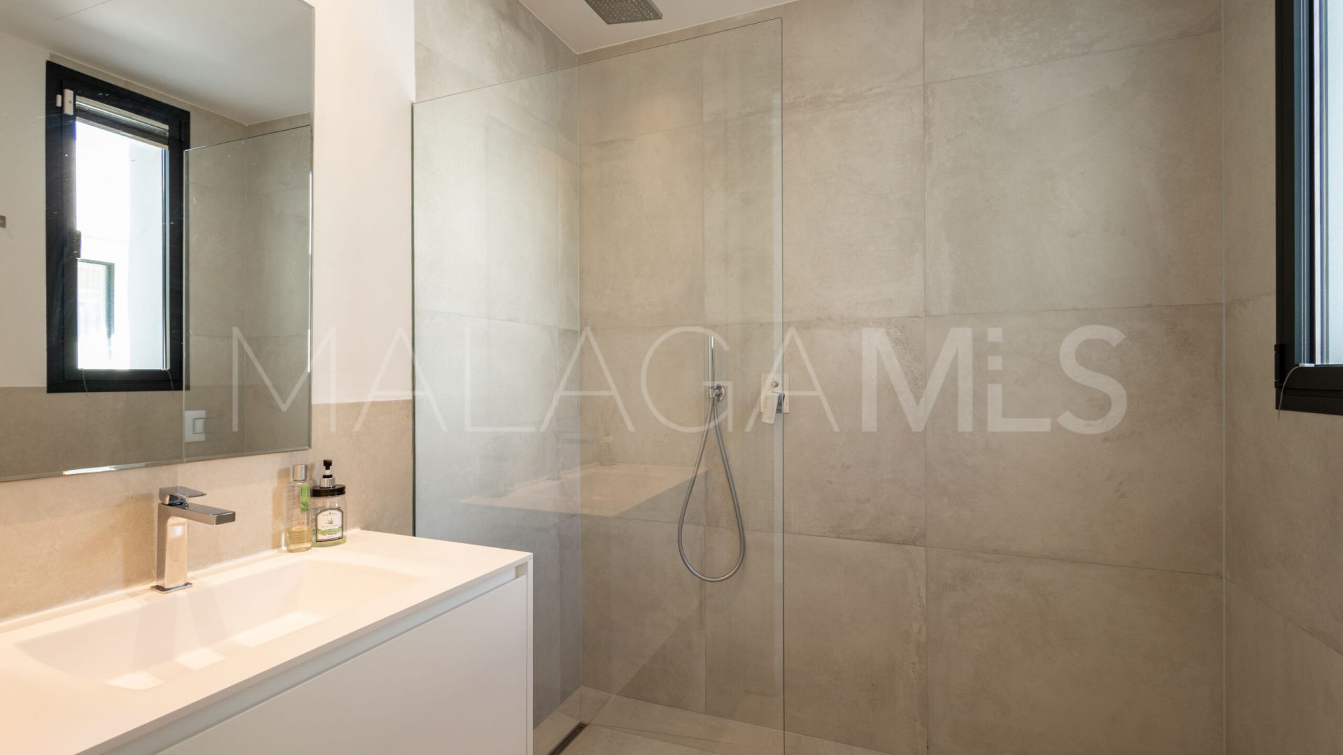 Villa for sale in Belfry