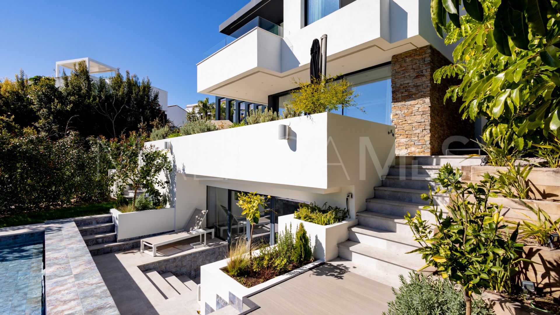 Villa for sale in Belfry