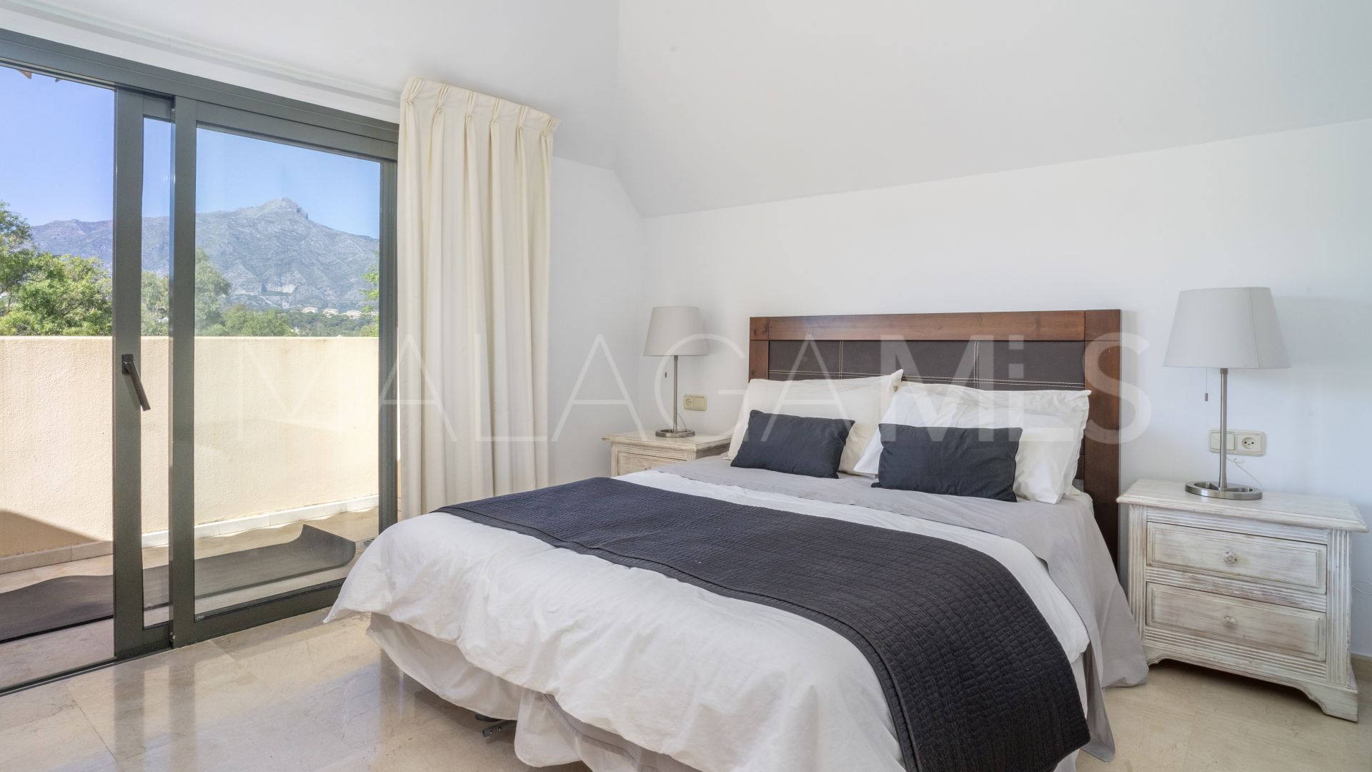 2 bedrooms duplex penthouse in Lorcrigolf for sale