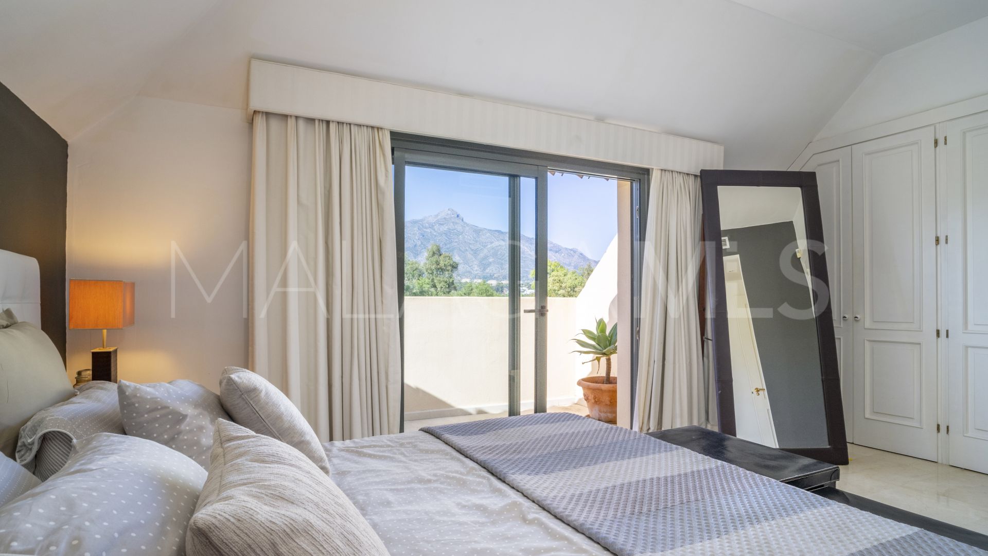 2 bedrooms duplex penthouse in Lorcrigolf for sale