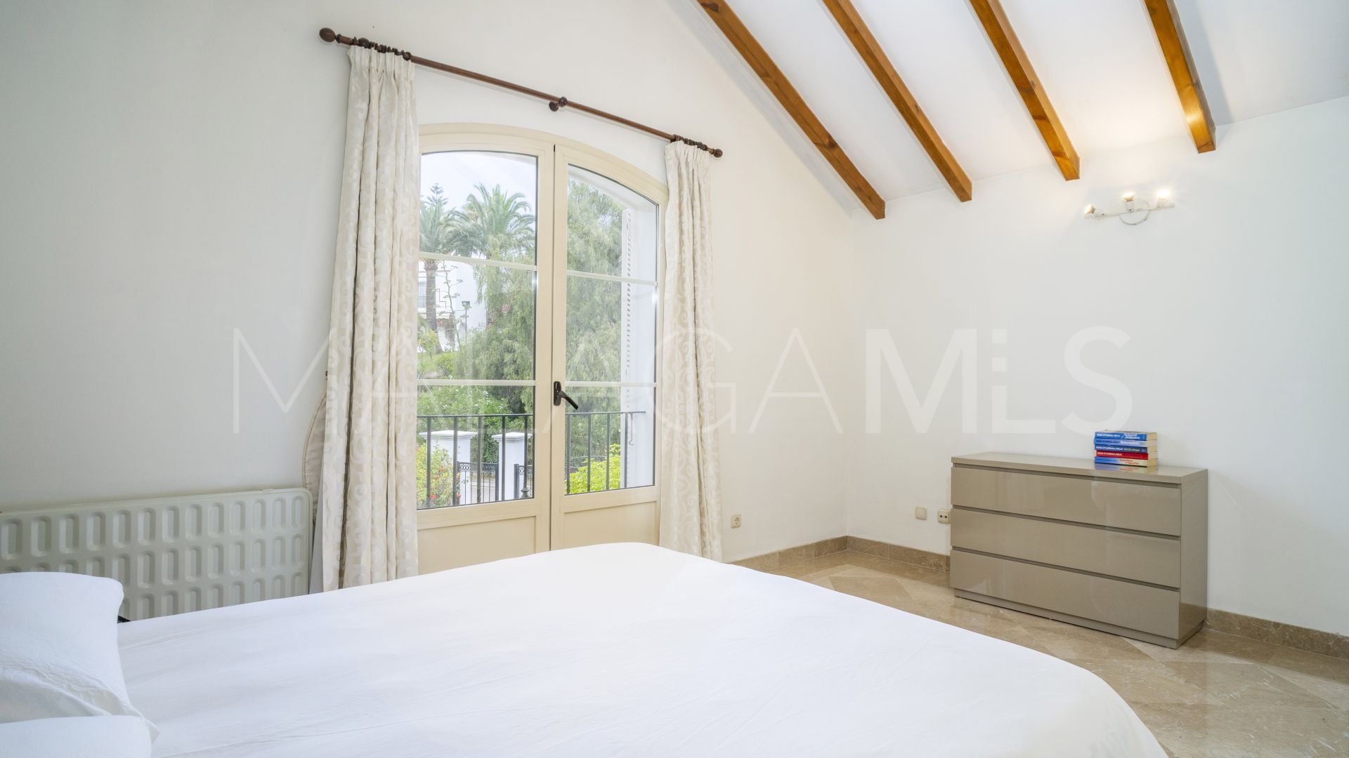 Aloha Real 3 bedrooms town house for sale