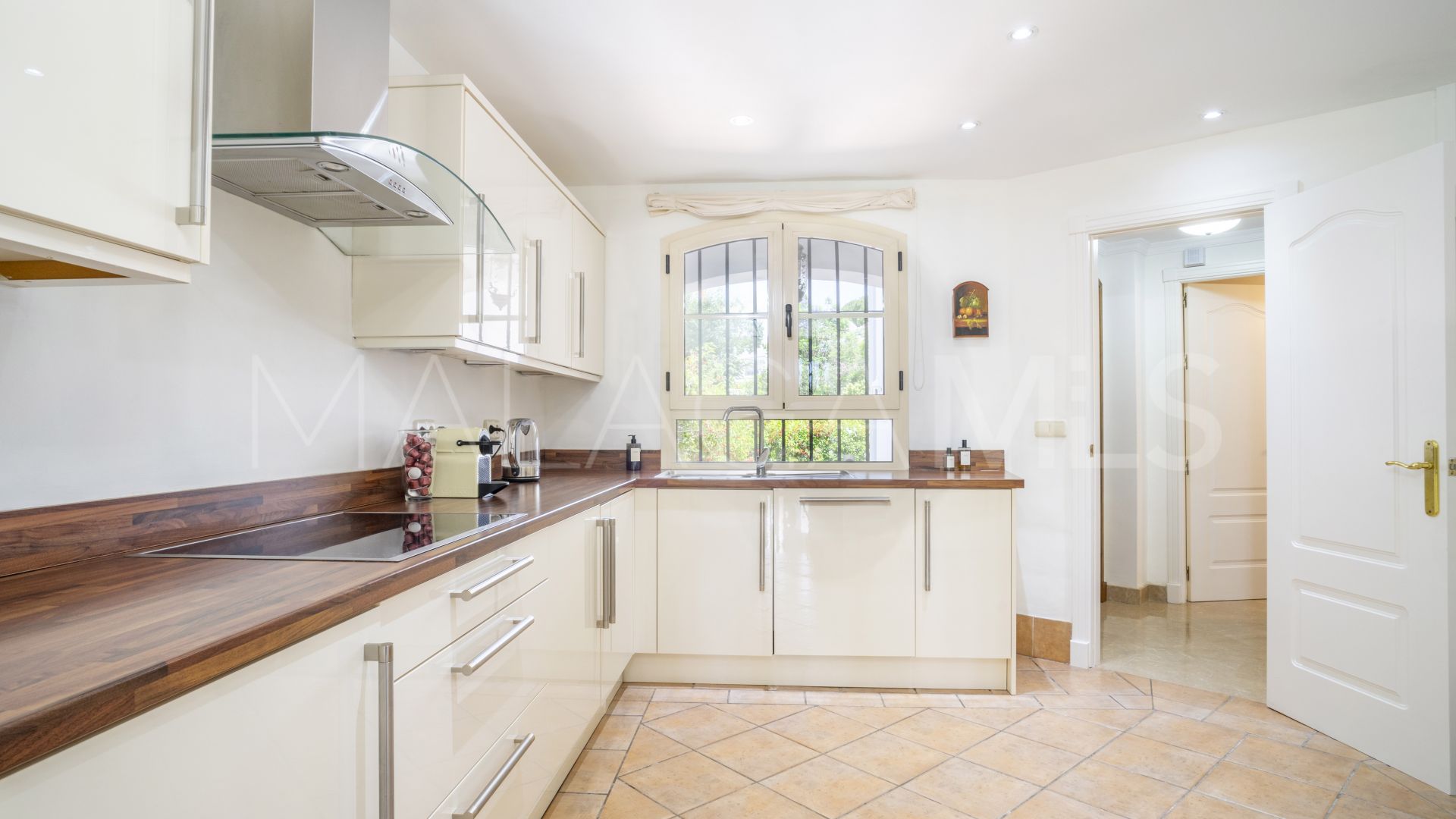 Aloha Real 3 bedrooms town house for sale