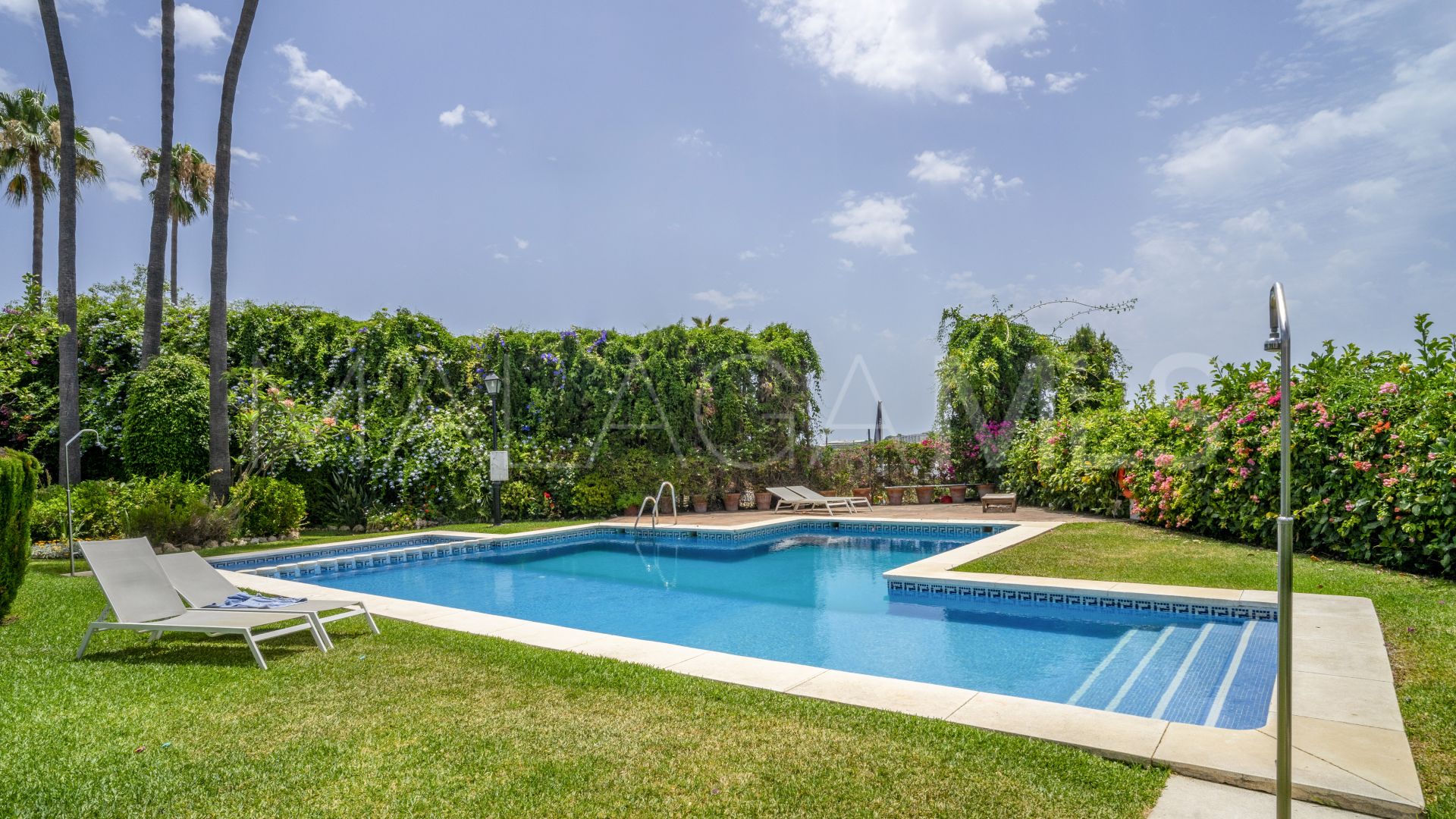 Aloha Real 3 bedrooms town house for sale