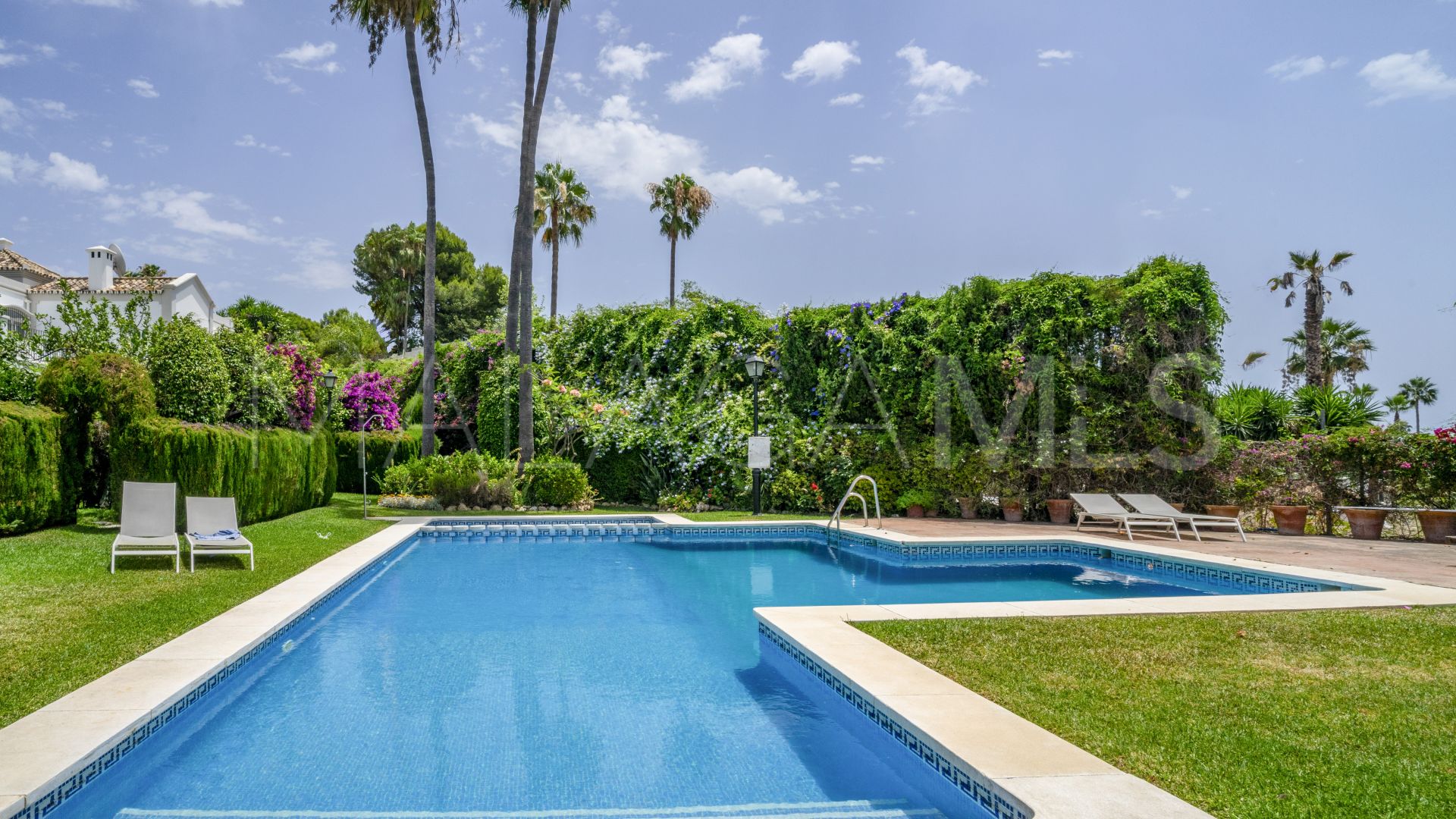 Aloha Real 3 bedrooms town house for sale