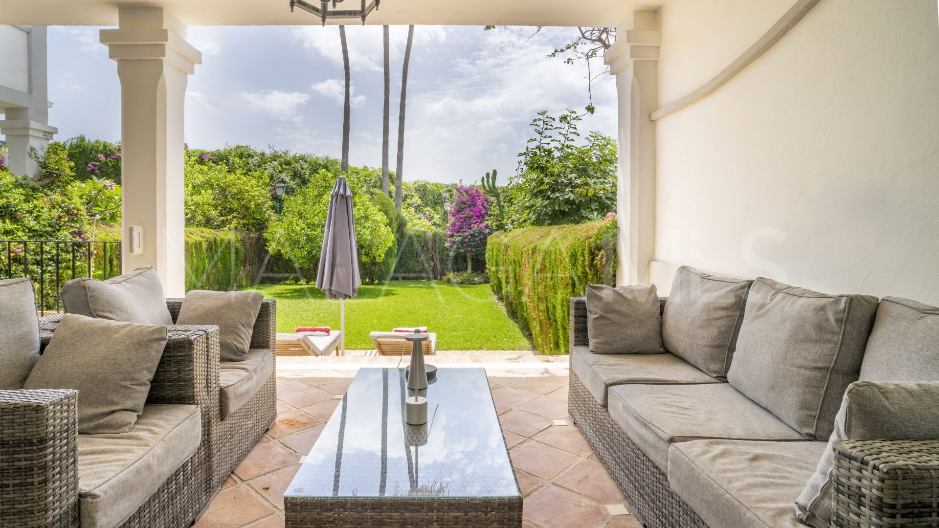 Aloha Real 3 bedrooms town house for sale