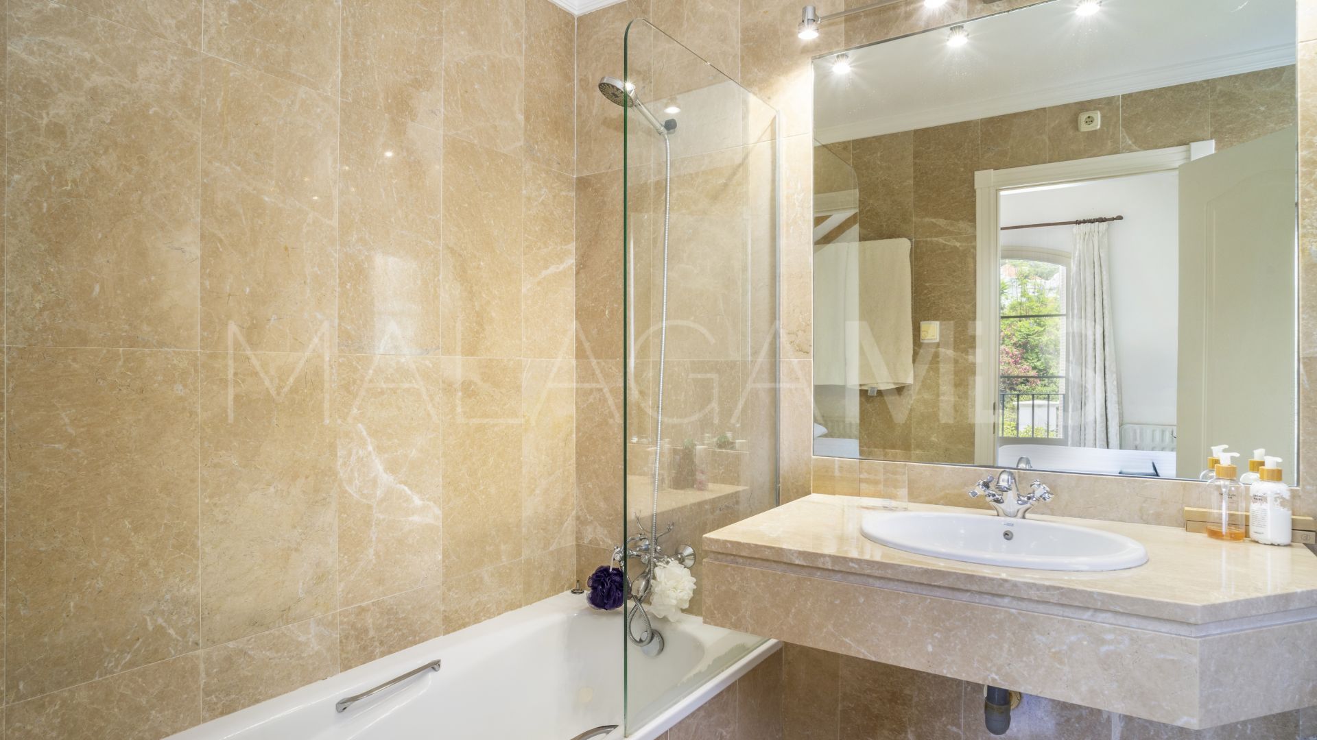 Aloha Real 3 bedrooms town house for sale