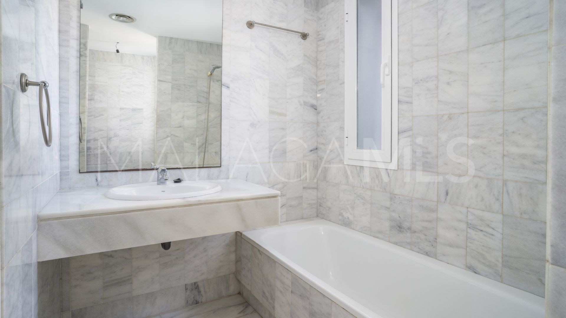 Atico duplex for sale in Los Naranjos de Marbella