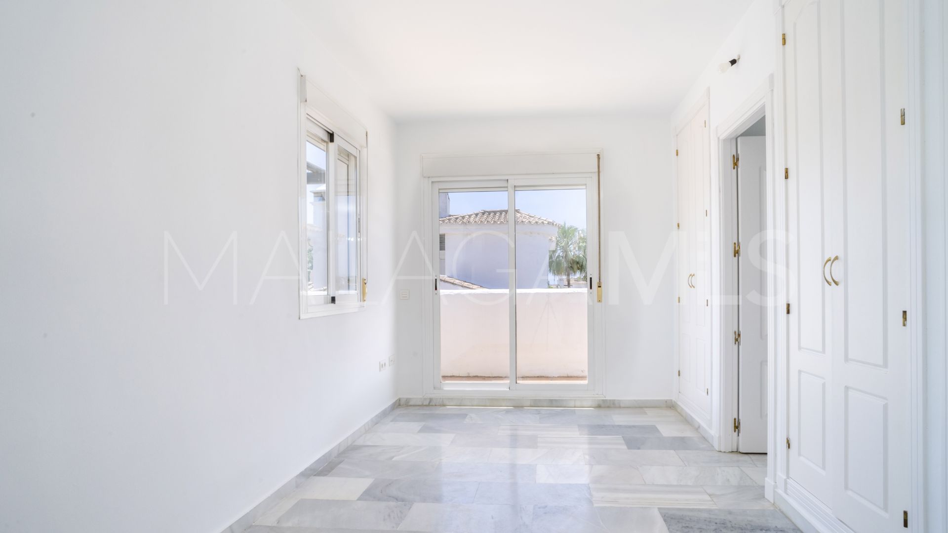Atico duplex for sale in Los Naranjos de Marbella