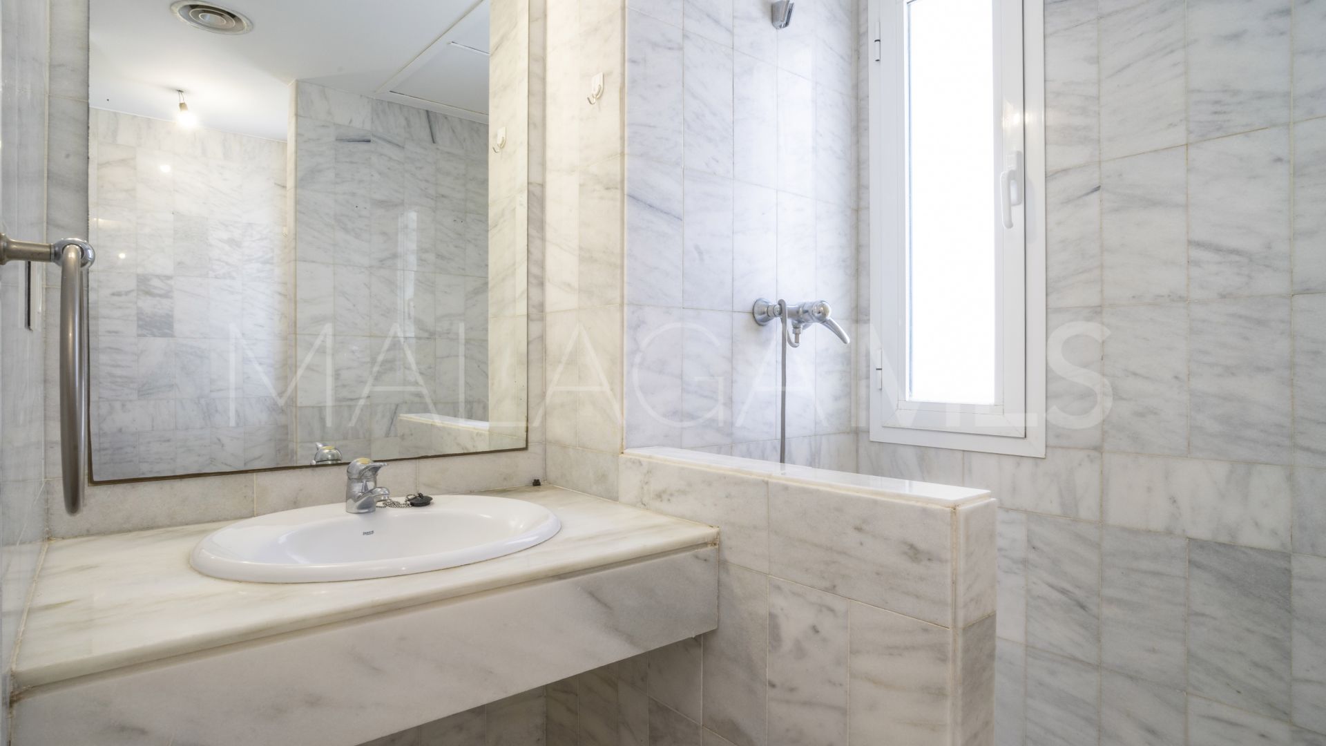 Atico duplex for sale in Los Naranjos de Marbella
