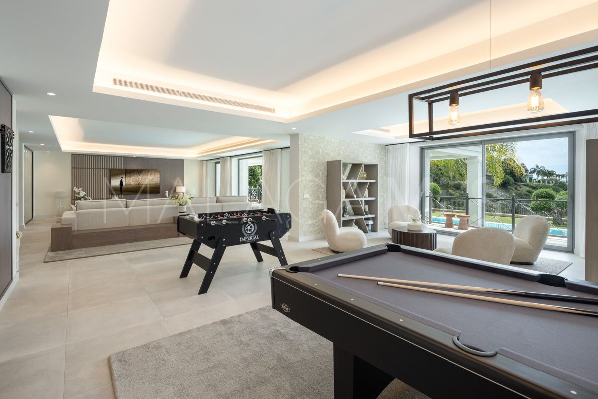 Villa for sale in El Madroñal with 5 bedrooms