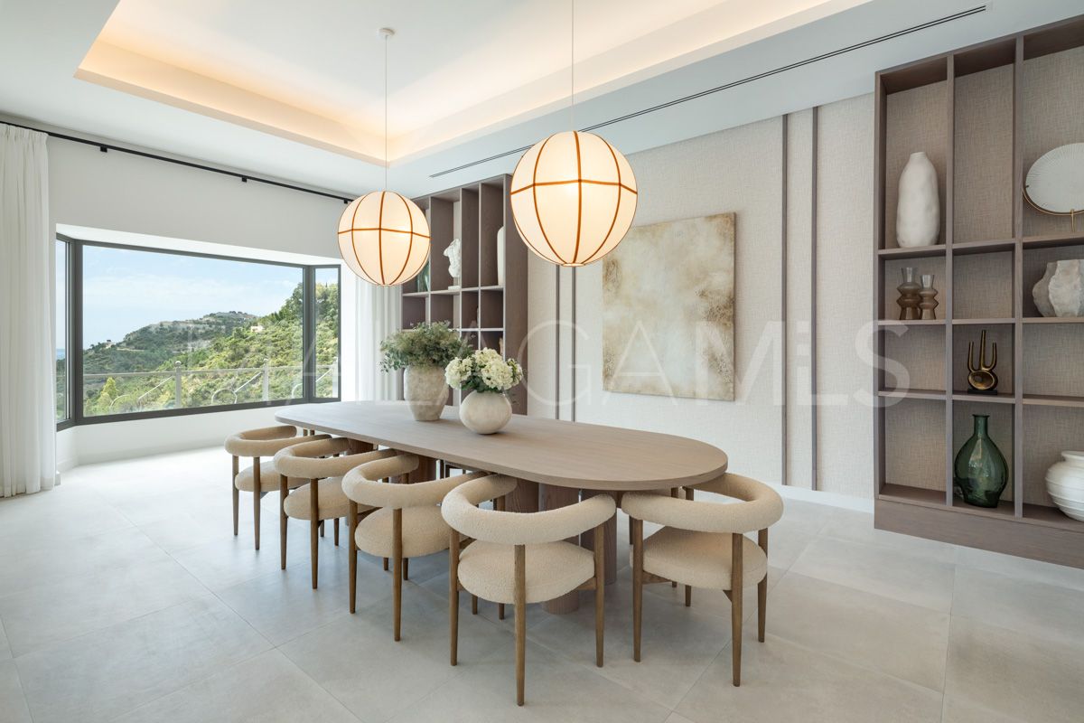 Villa for sale in El Madroñal with 5 bedrooms