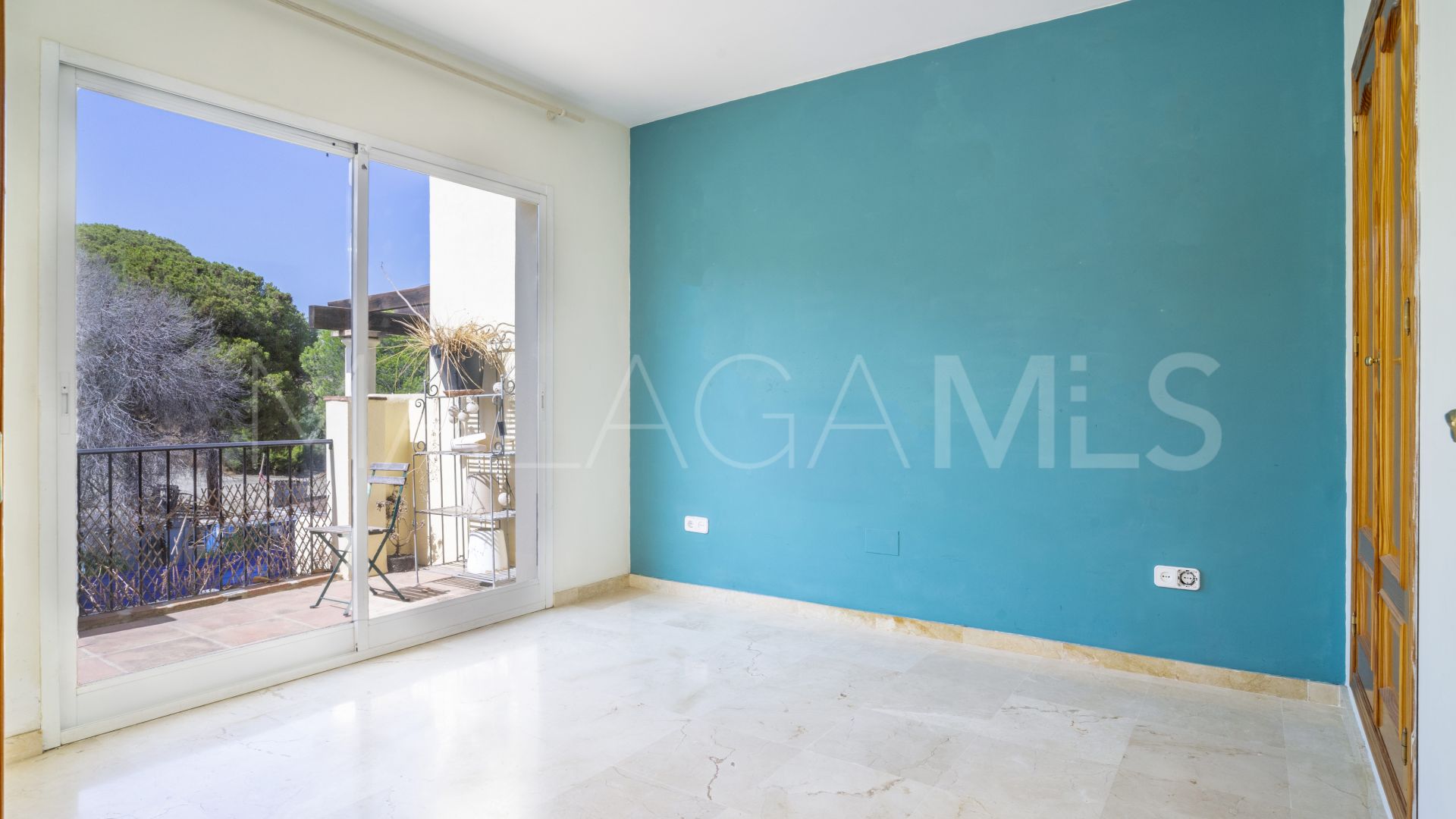 Triplex for sale in Los Pinos de Aloha