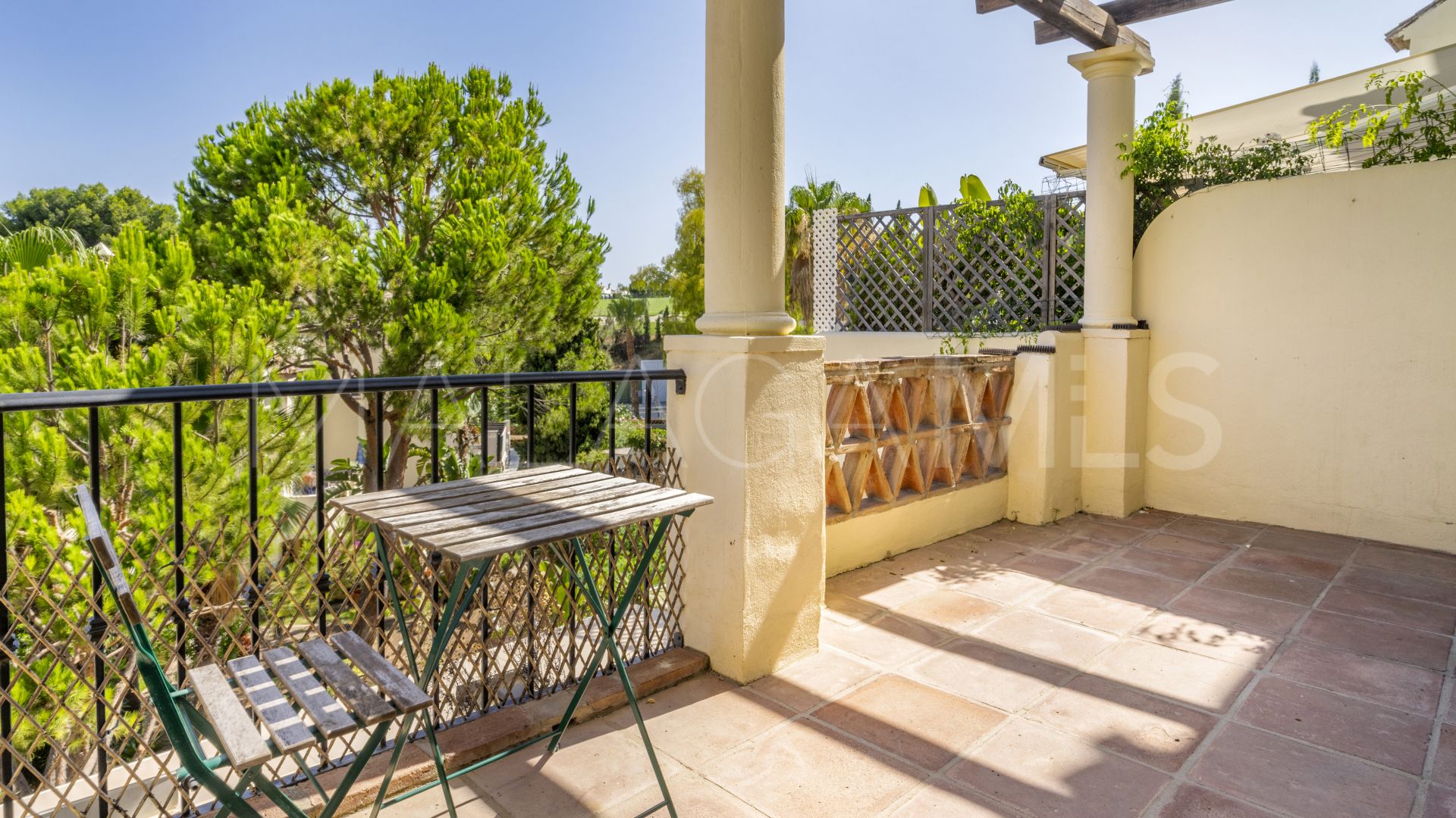 Triplex for sale in Los Pinos de Aloha