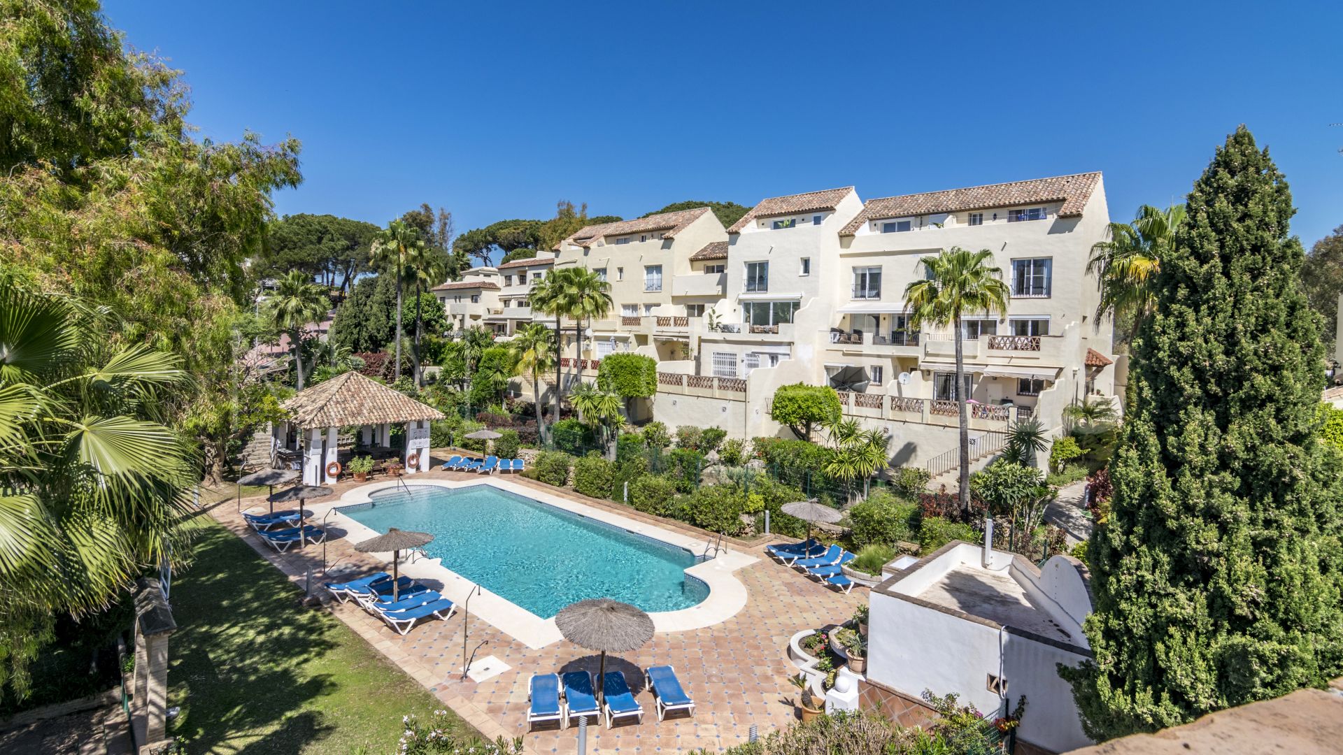 Triplex for sale in Los Pinos de Aloha