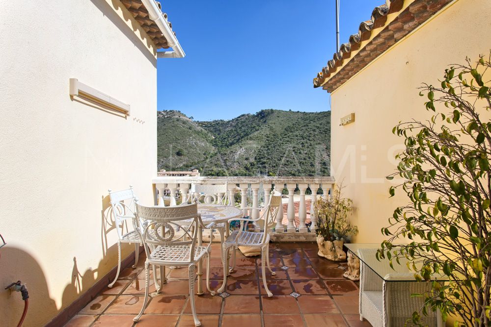 Radhus for sale in Benahavis Centro