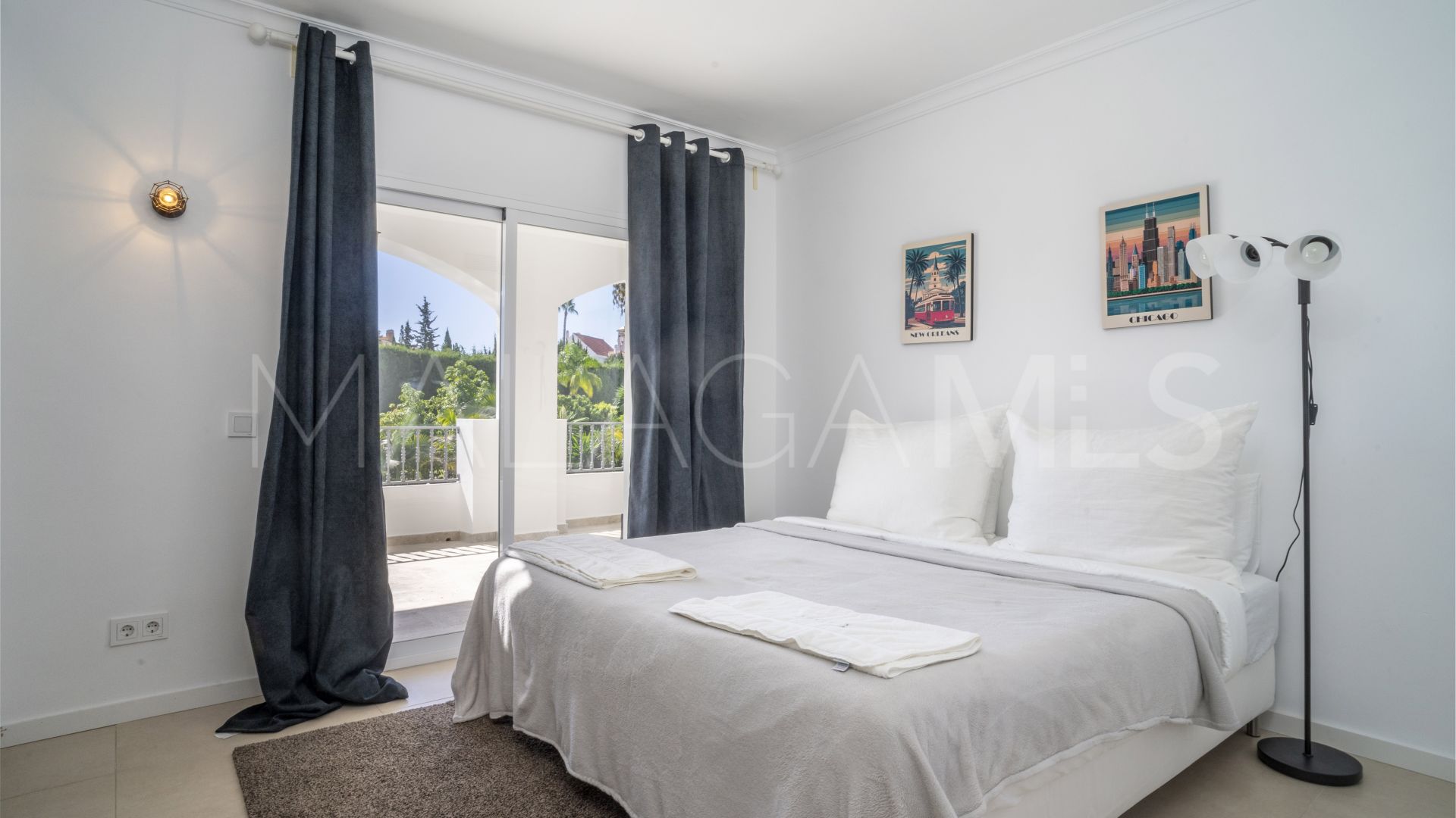 Villa for sale in Nueva Andalucia