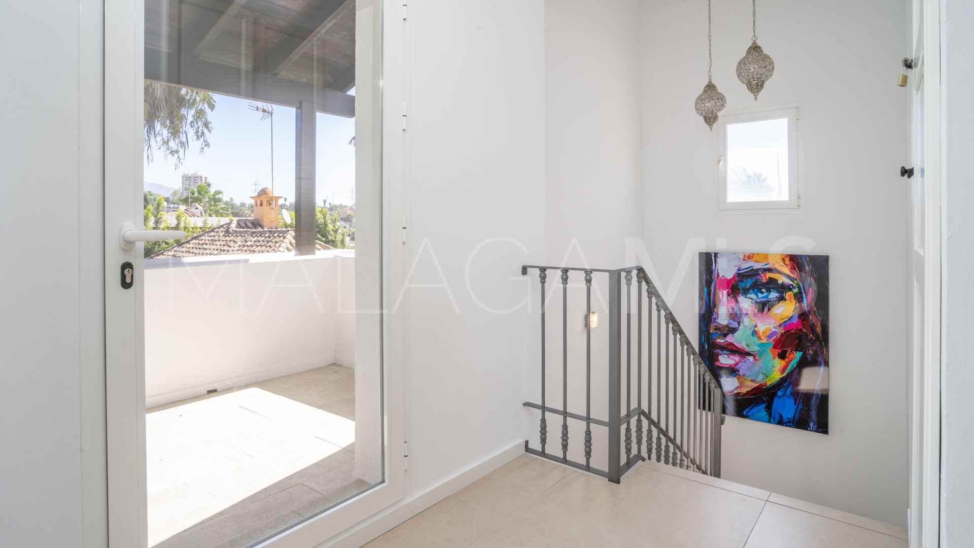 Villa for sale in Nueva Andalucia