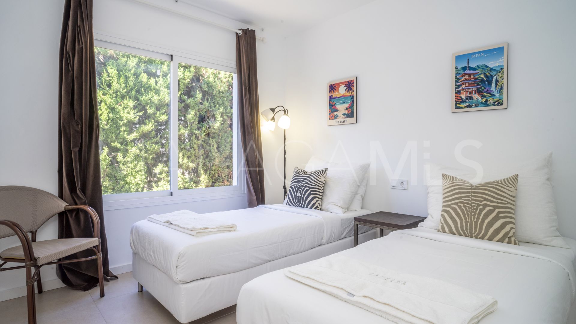 Villa for sale in Nueva Andalucia