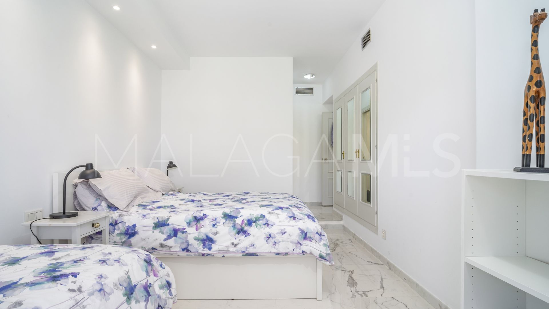 For sale Los Dragos ground floor apartment with 2 bedrooms