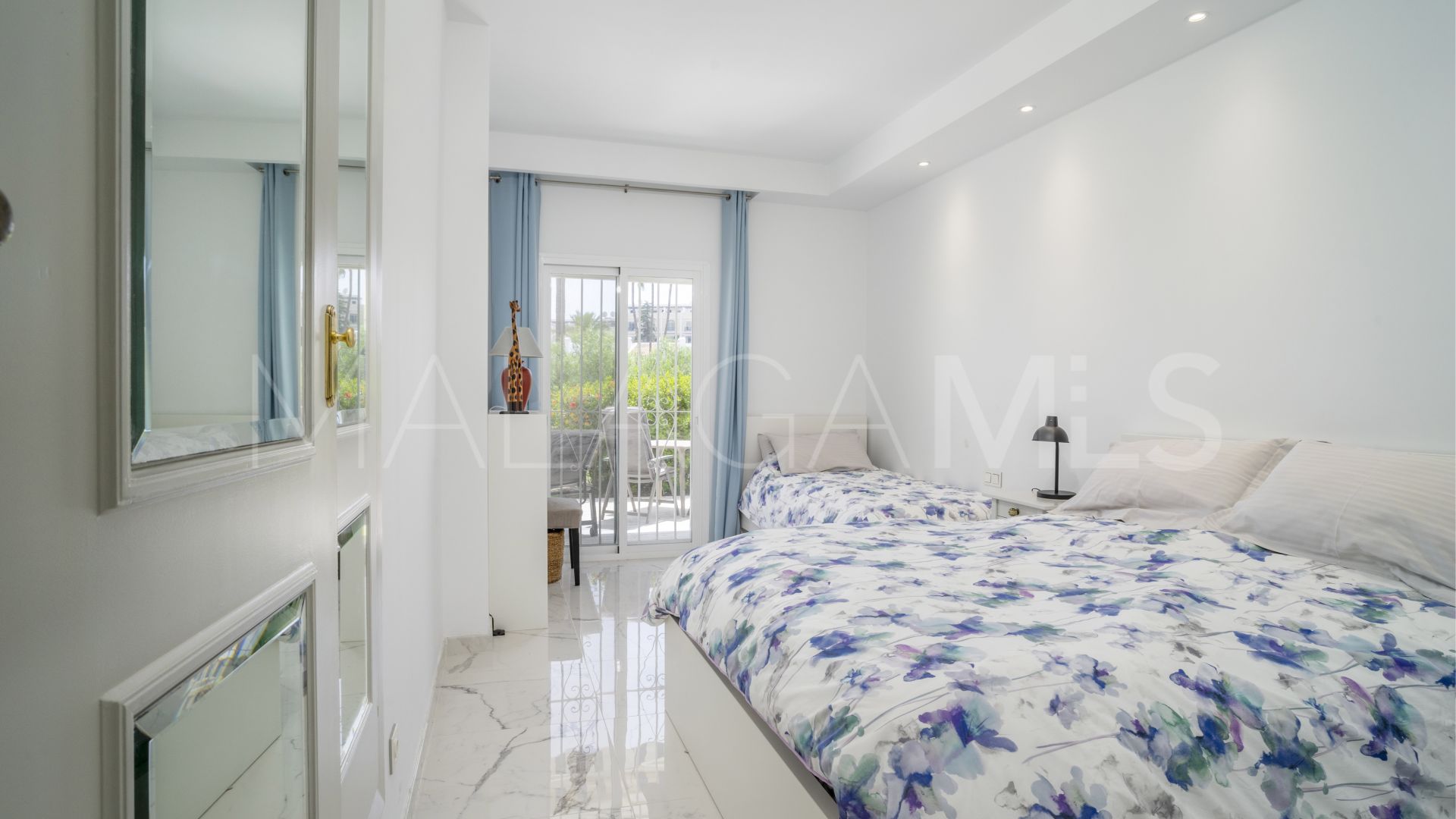 For sale Los Dragos ground floor apartment with 2 bedrooms