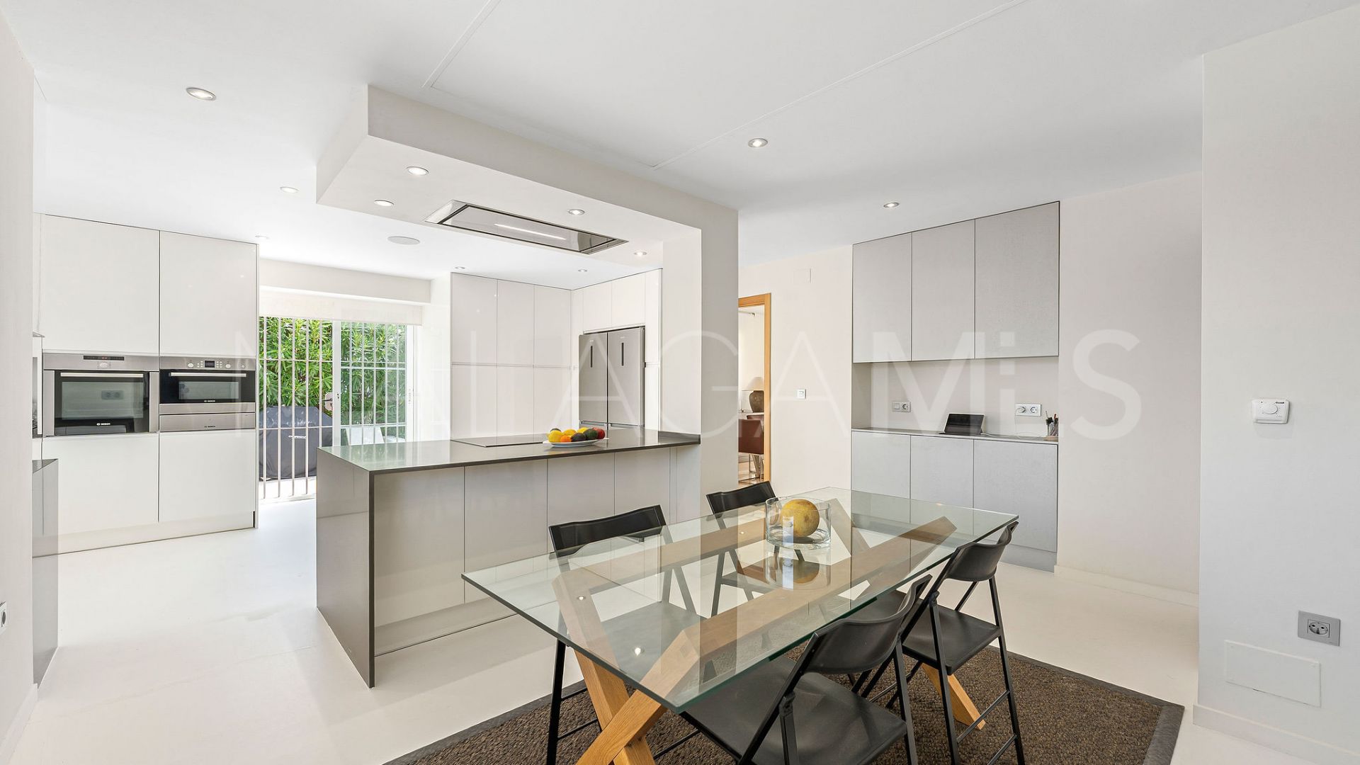 5 bedrooms villa for sale in Guadalmina Alta