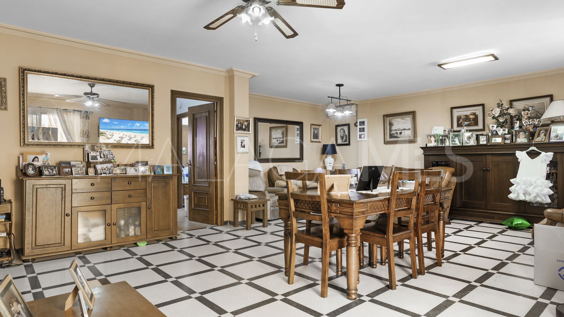 Villa de 6 bedrooms for sale in Don Pedro