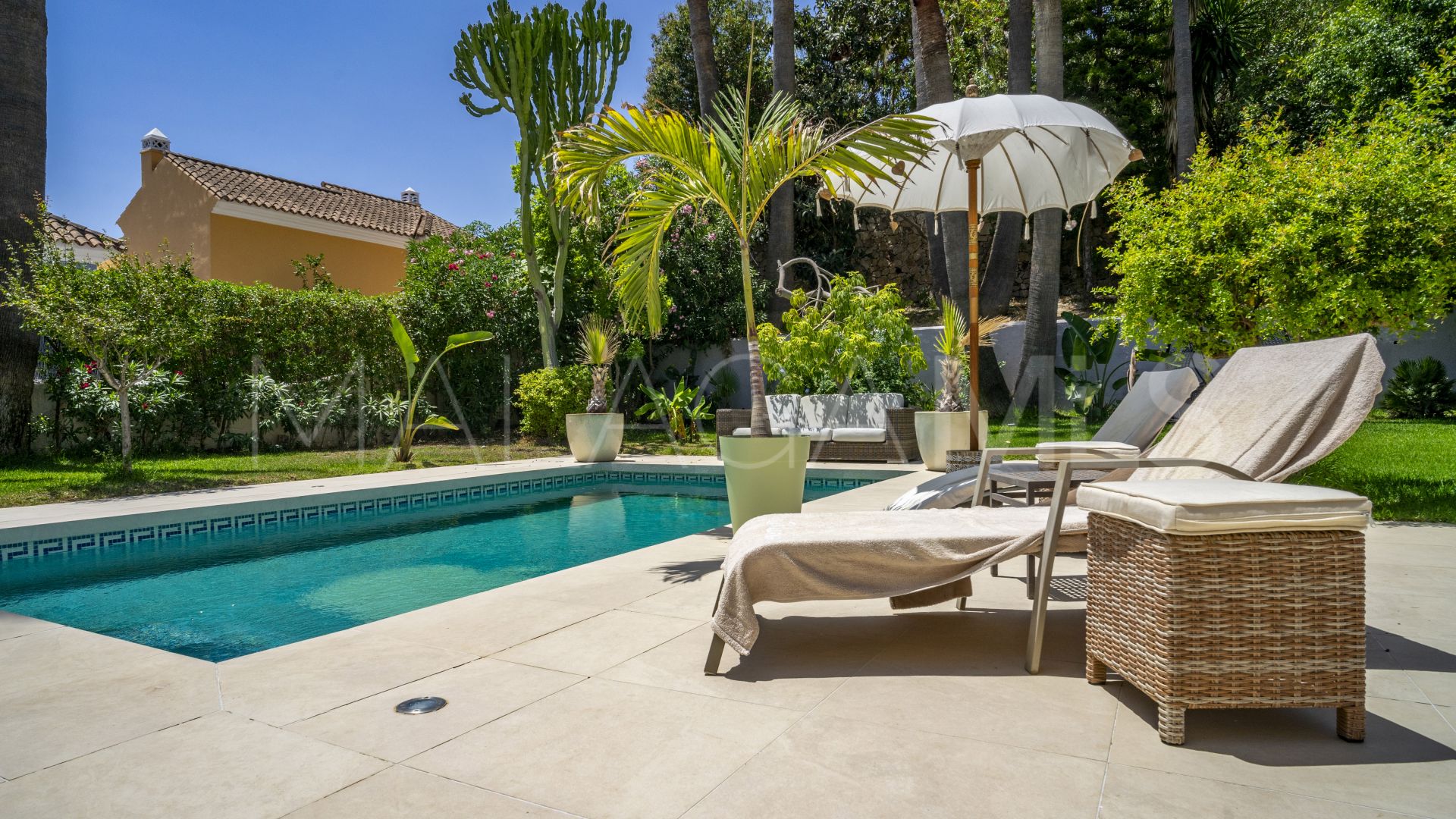 Villa for sale in Los Naranjos Hill Club