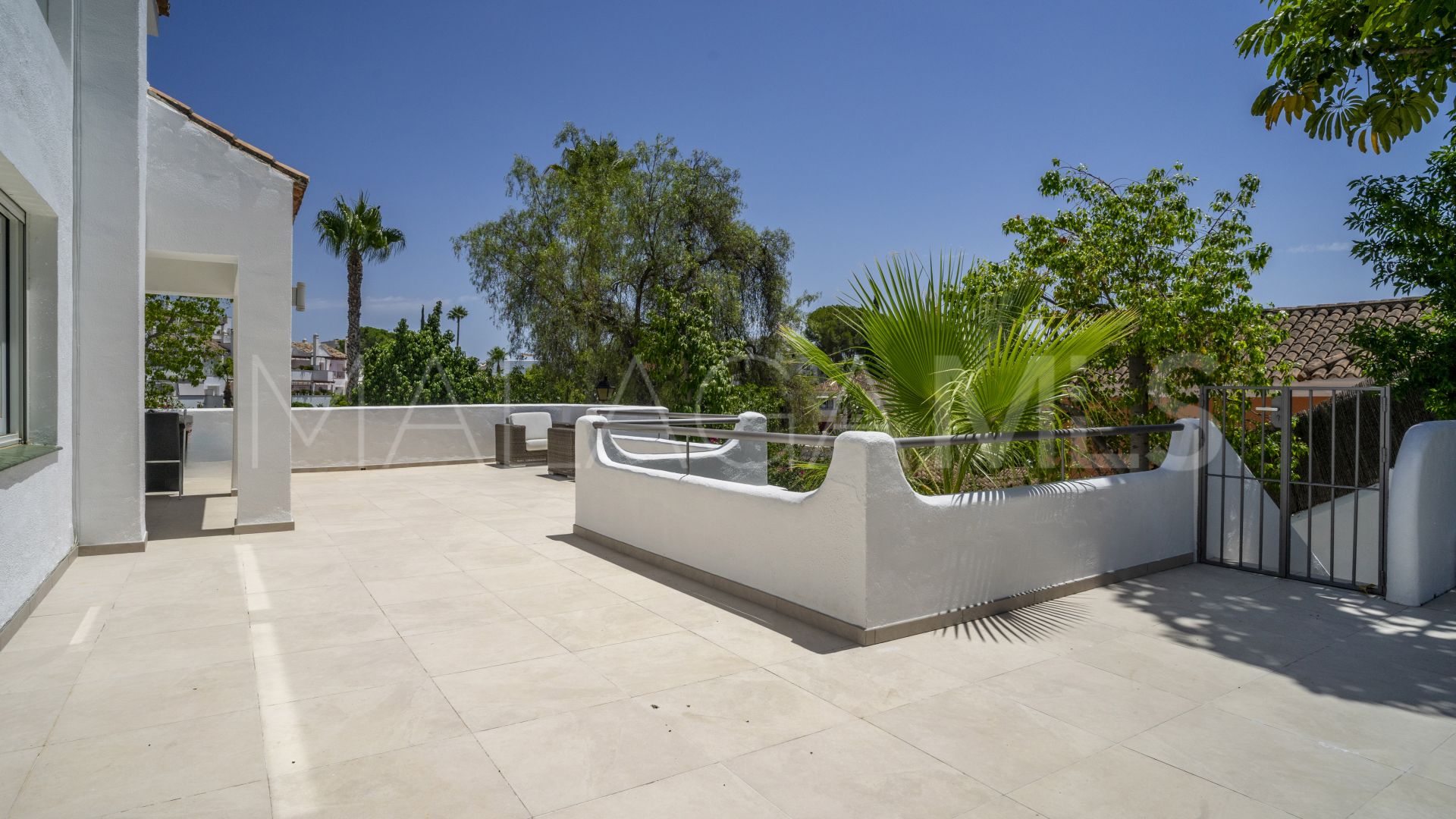 Villa for sale in Los Naranjos Hill Club