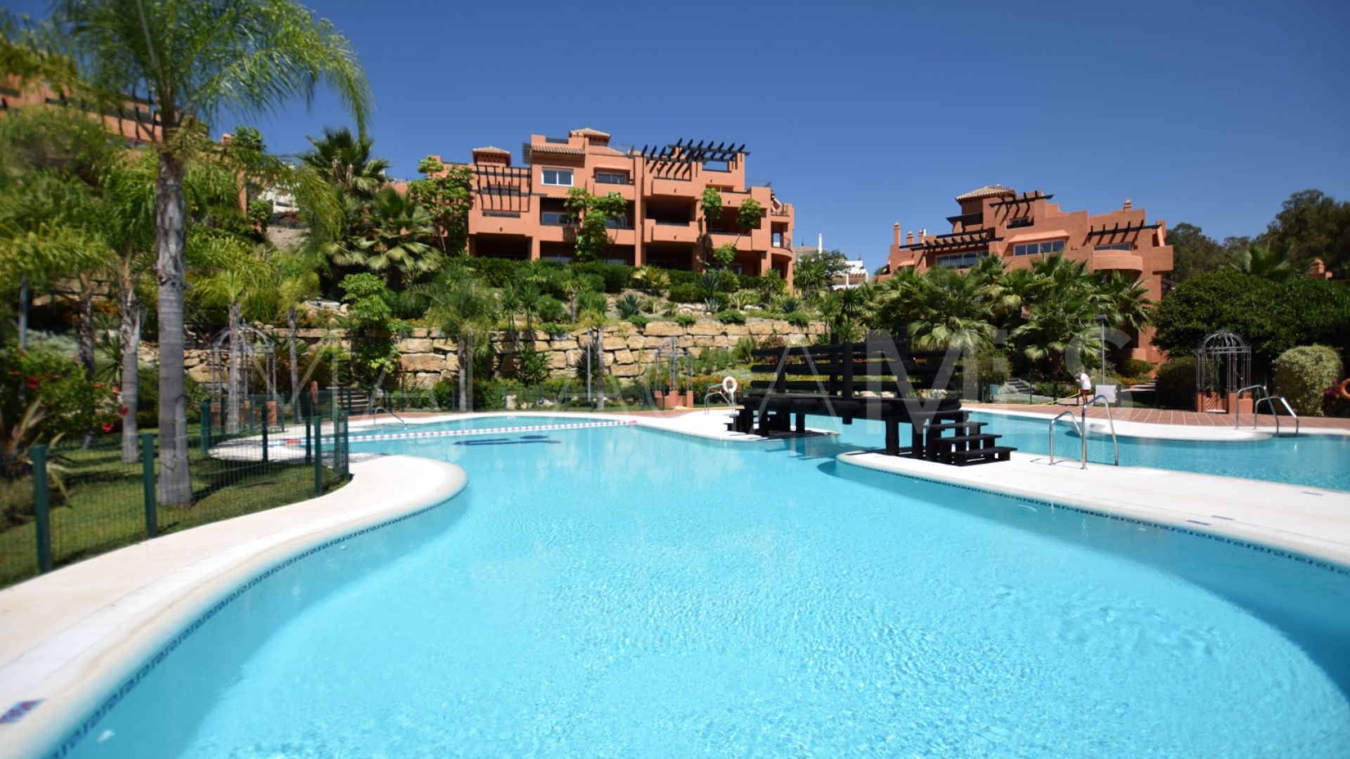 For sale 3 bedrooms ground floor apartment in Alminar de Marbella