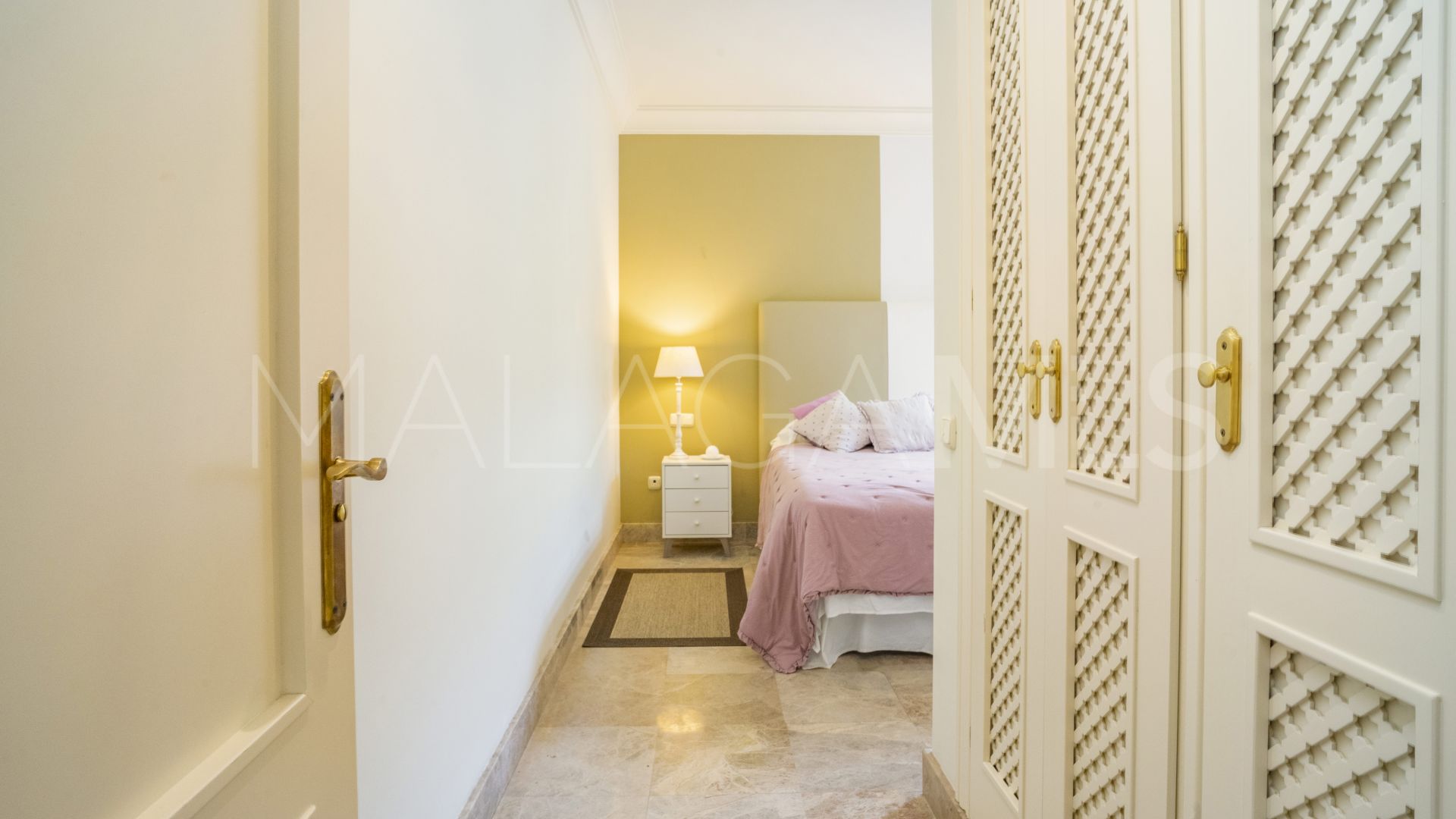 For sale 3 bedrooms ground floor apartment in Alminar de Marbella