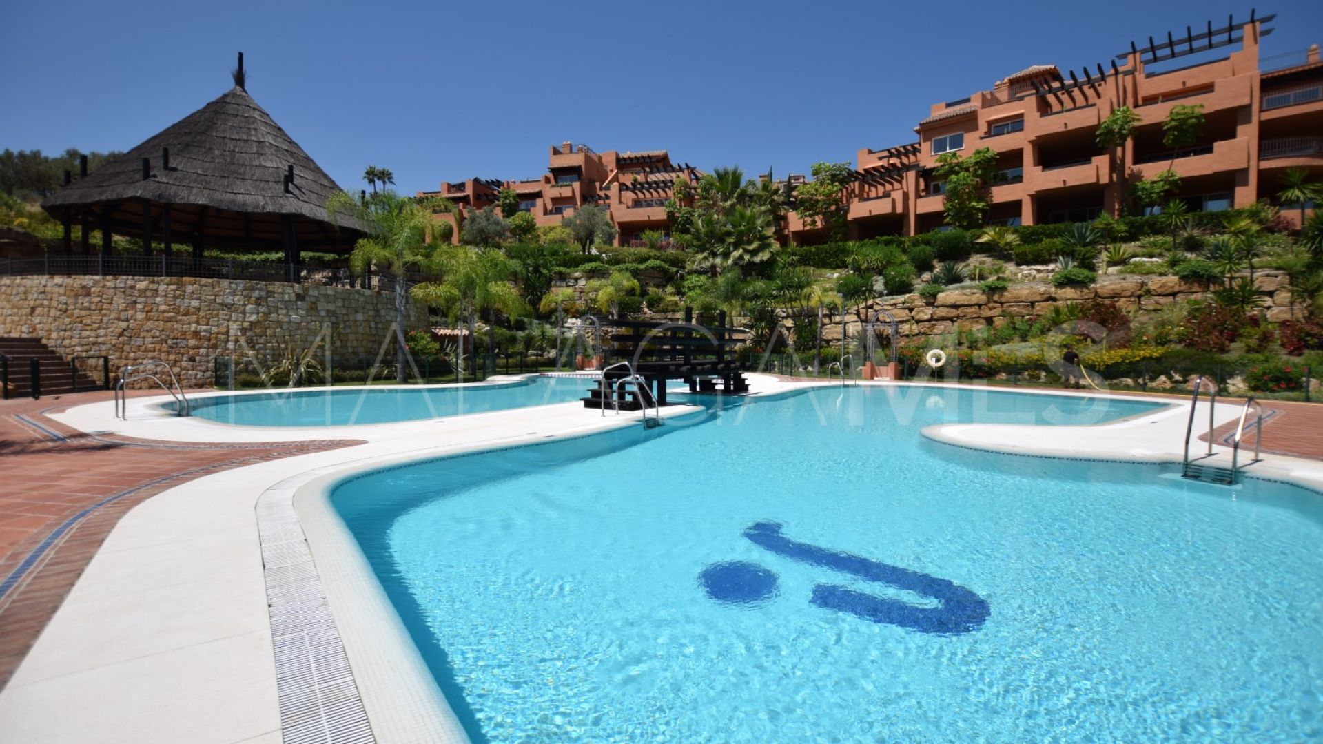 For sale 3 bedrooms ground floor apartment in Alminar de Marbella