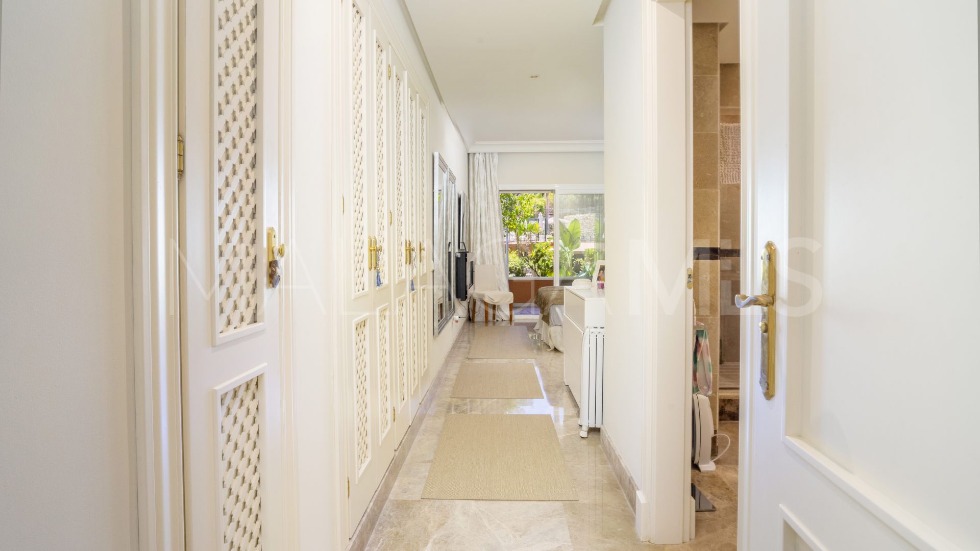 For sale 3 bedrooms ground floor apartment in Alminar de Marbella