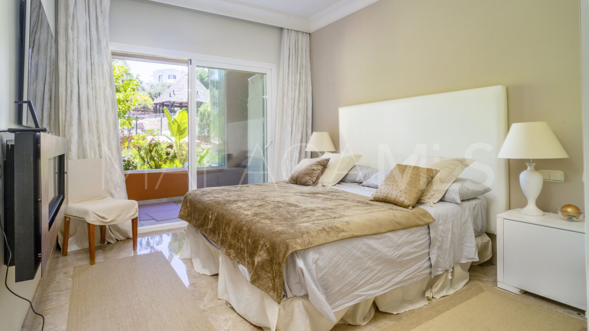 For sale 3 bedrooms ground floor apartment in Alminar de Marbella