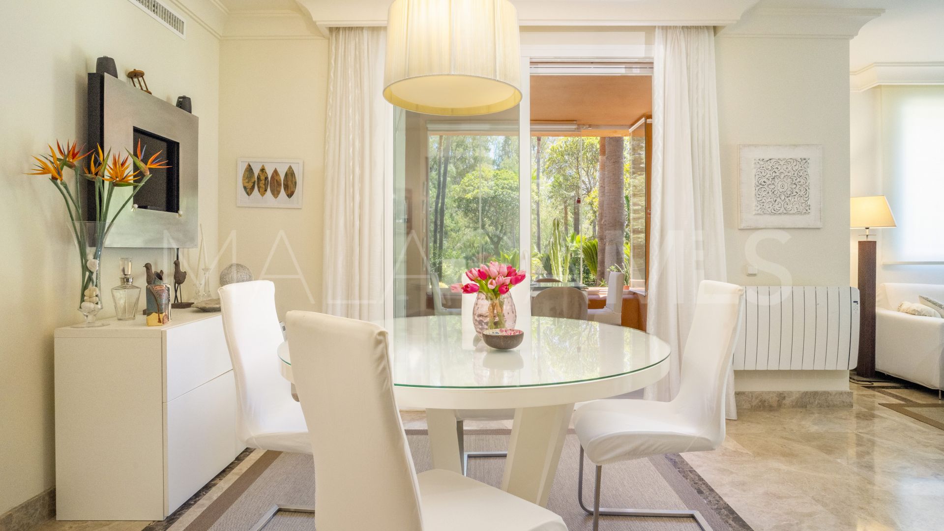 For sale 3 bedrooms ground floor apartment in Alminar de Marbella
